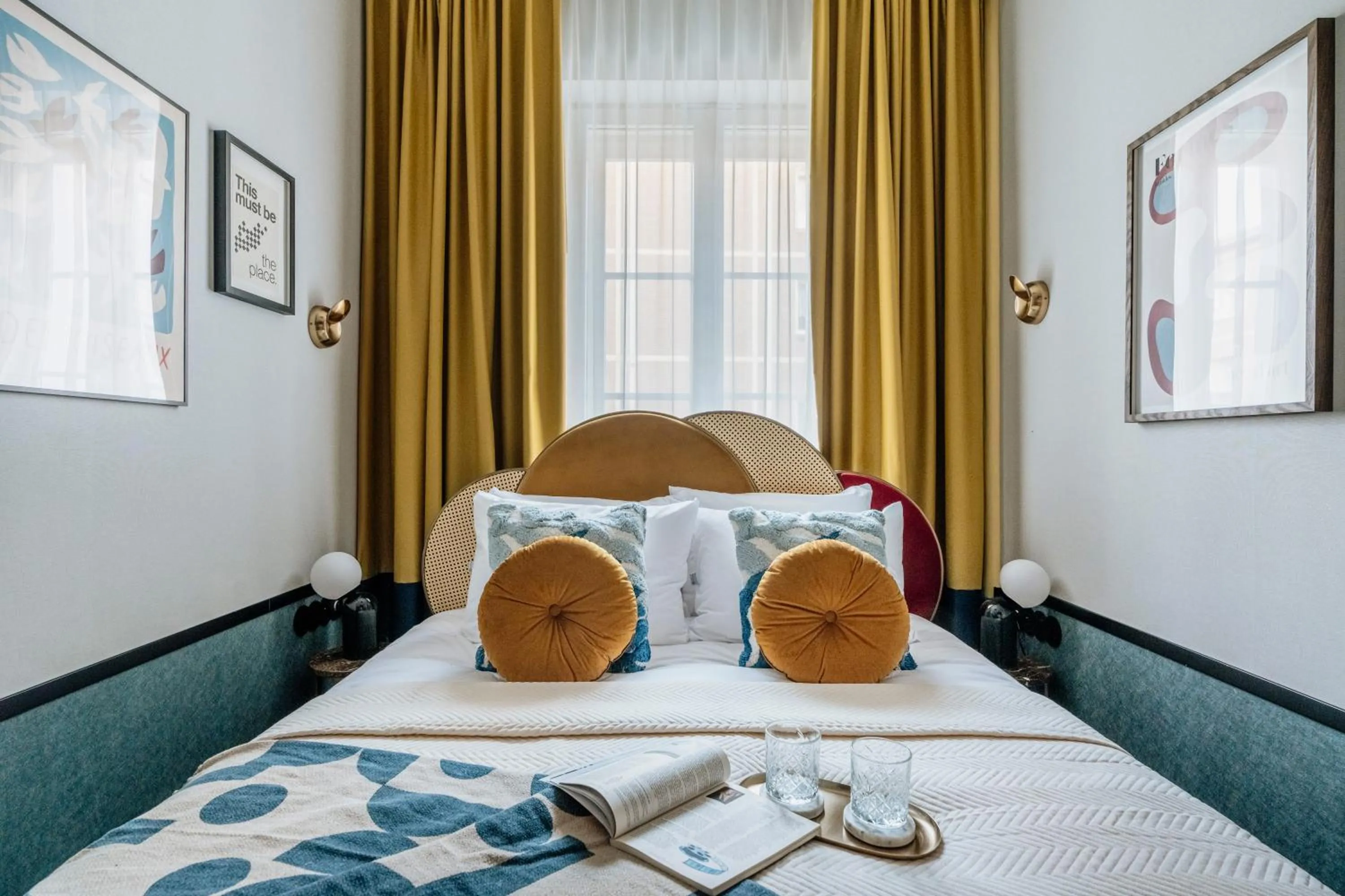 Photo of the whole room, Bed in Colette - LoftAffair Collection