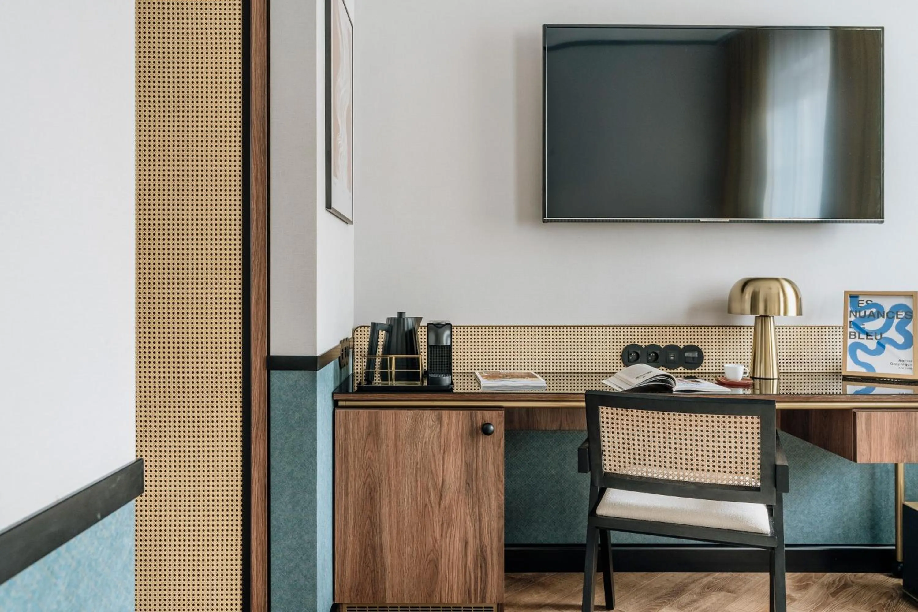 TV and multimedia in Colette - LoftAffair Collection