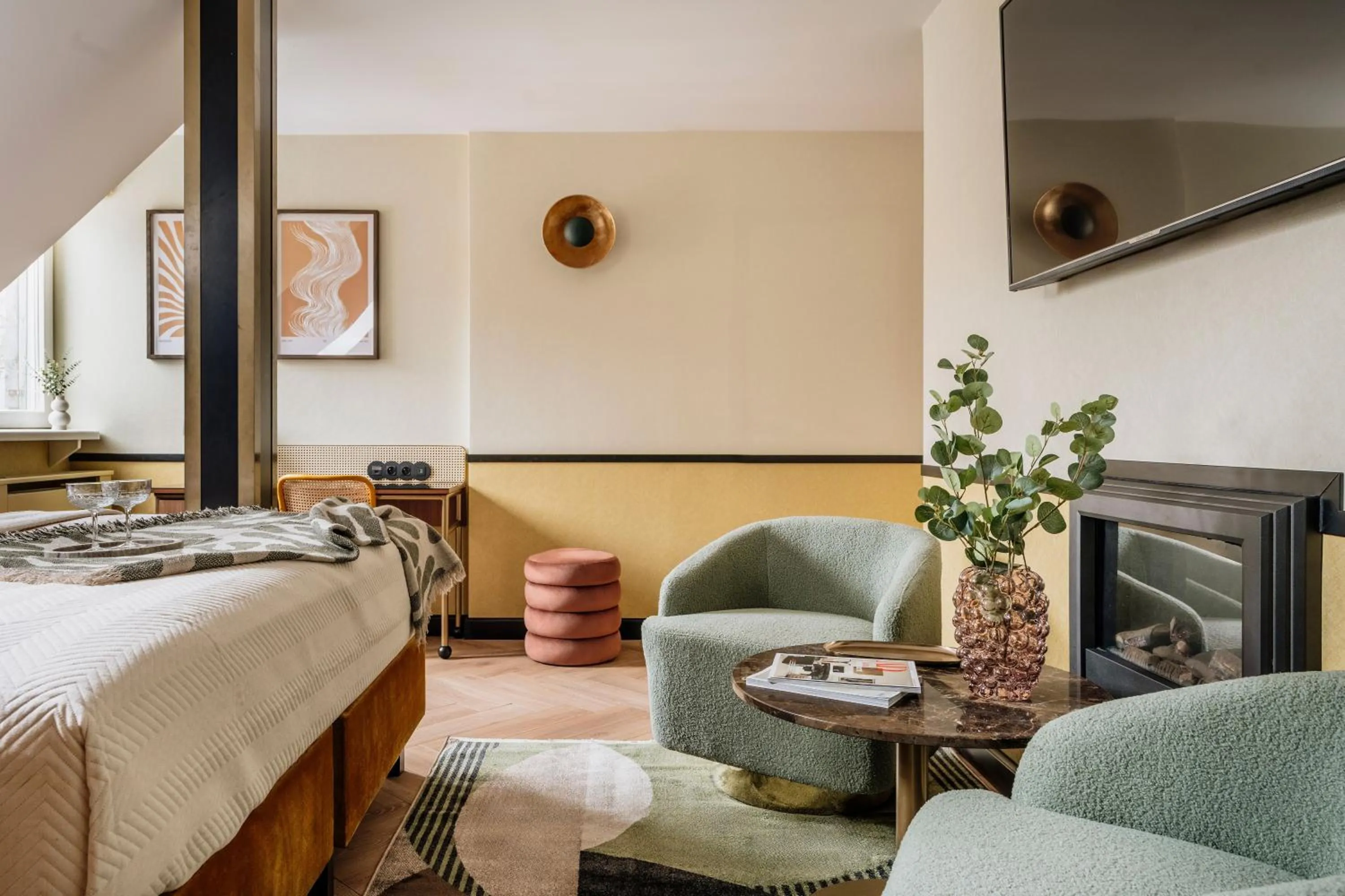 TV and multimedia, Bed in Colette - LoftAffair Collection