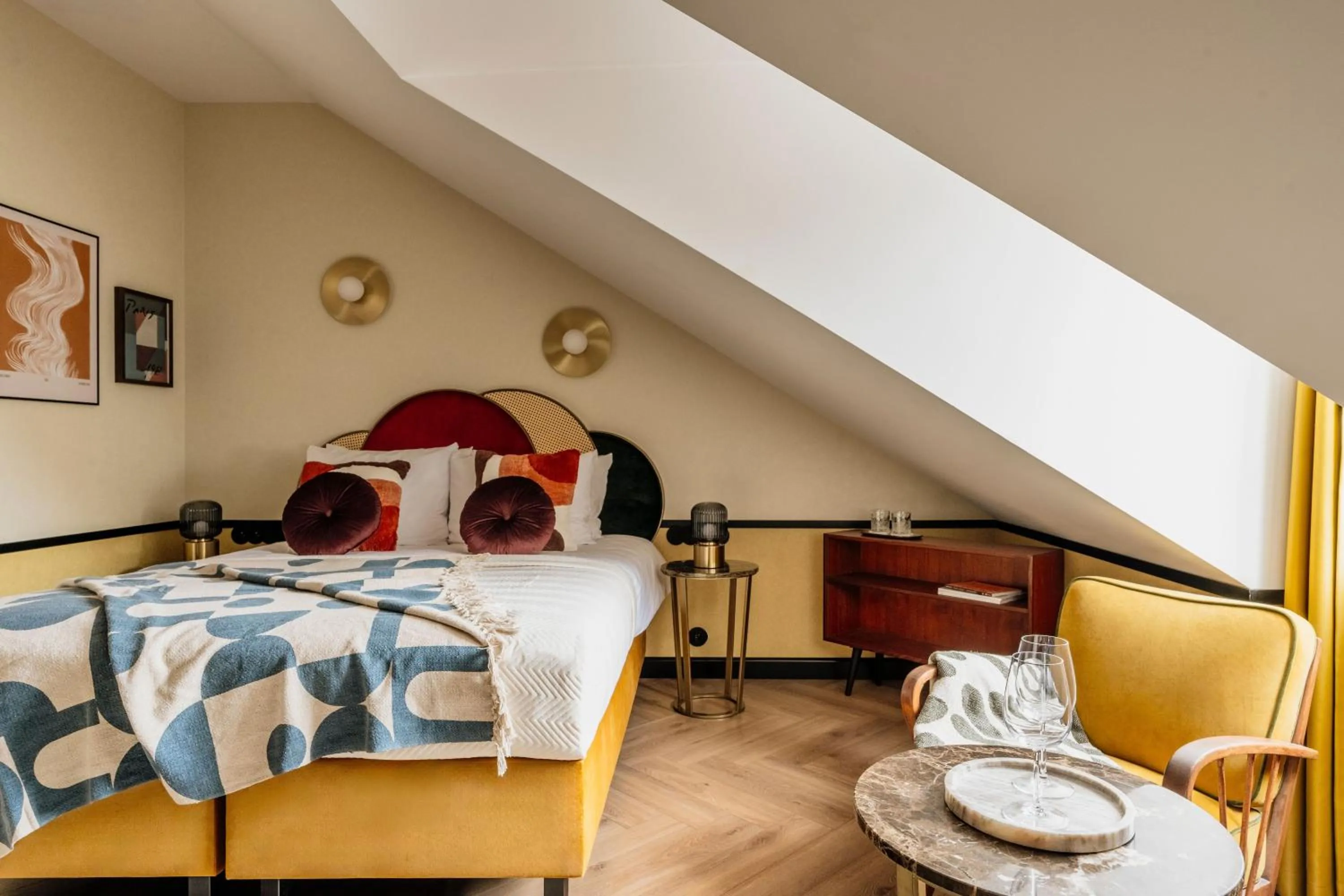 Bed in Colette - LoftAffair Collection