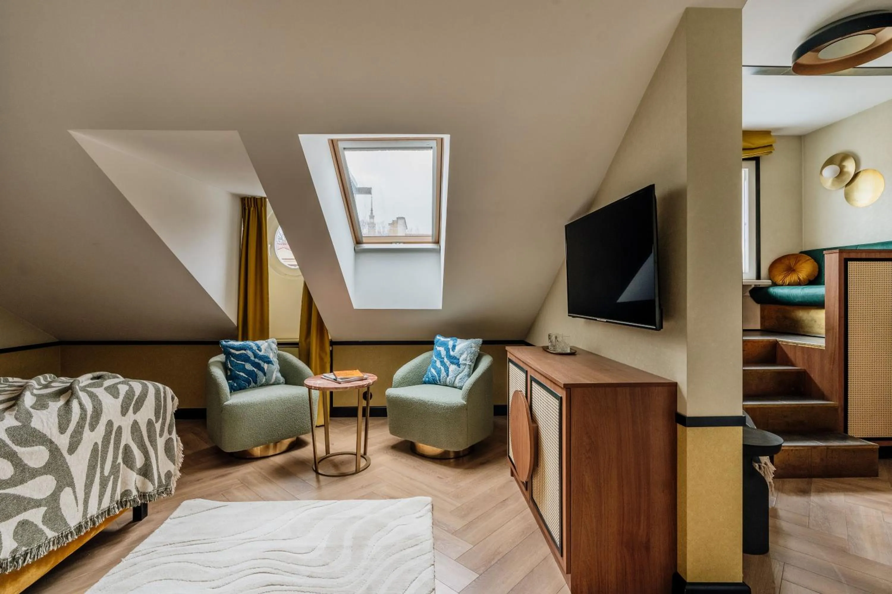 Bed in Colette - LoftAffair Collection