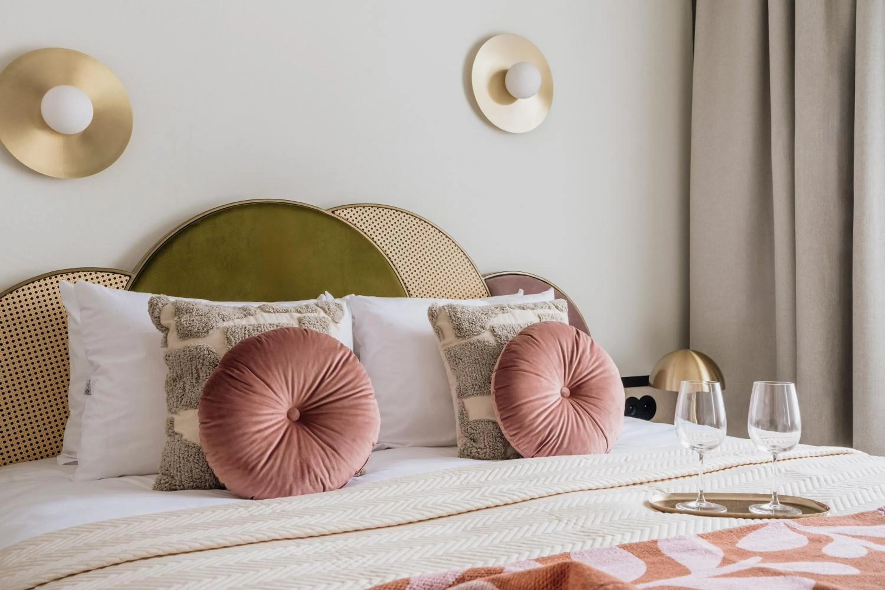 Bed in Colette - LoftAffair Collection