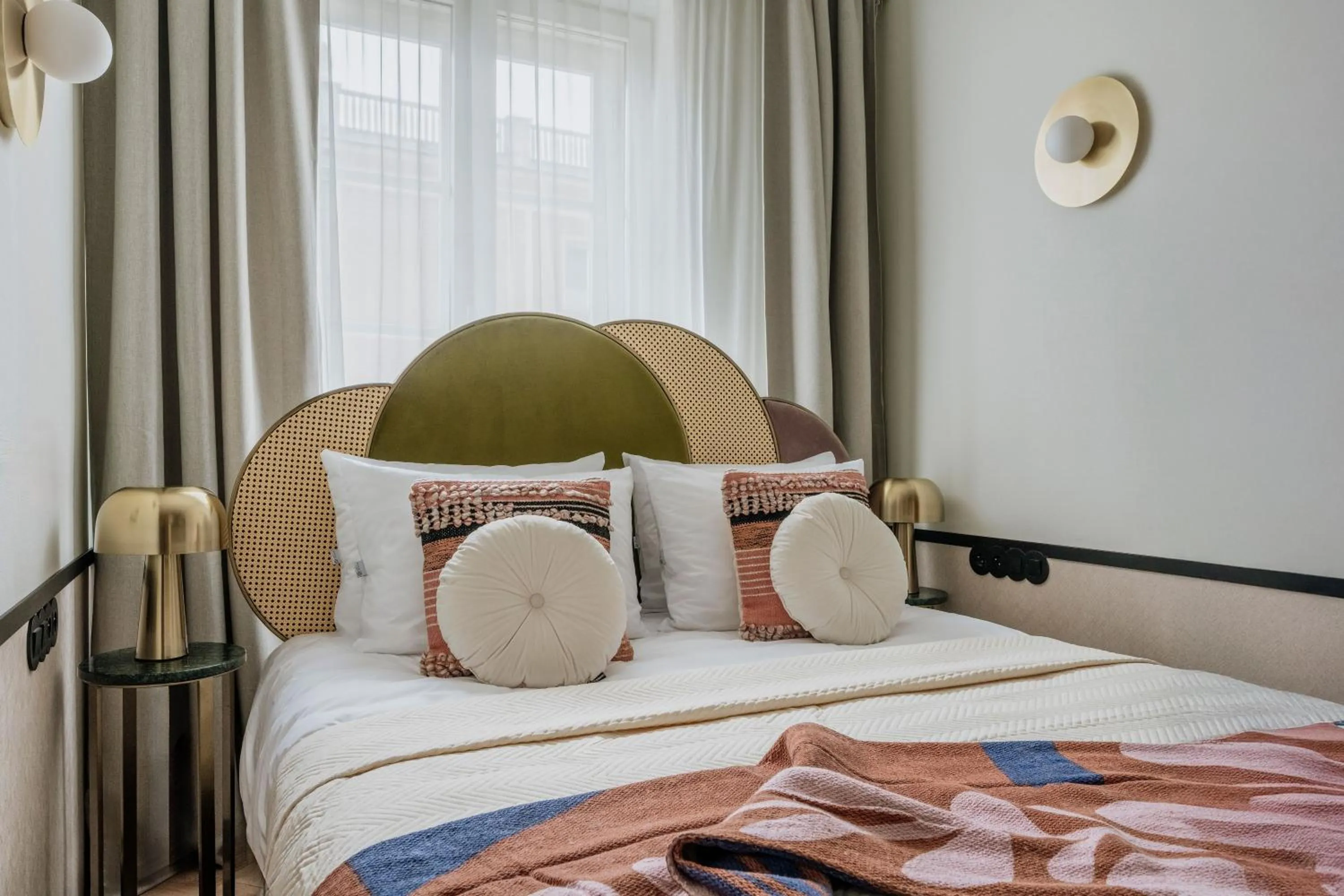 Bed in Colette - LoftAffair Collection