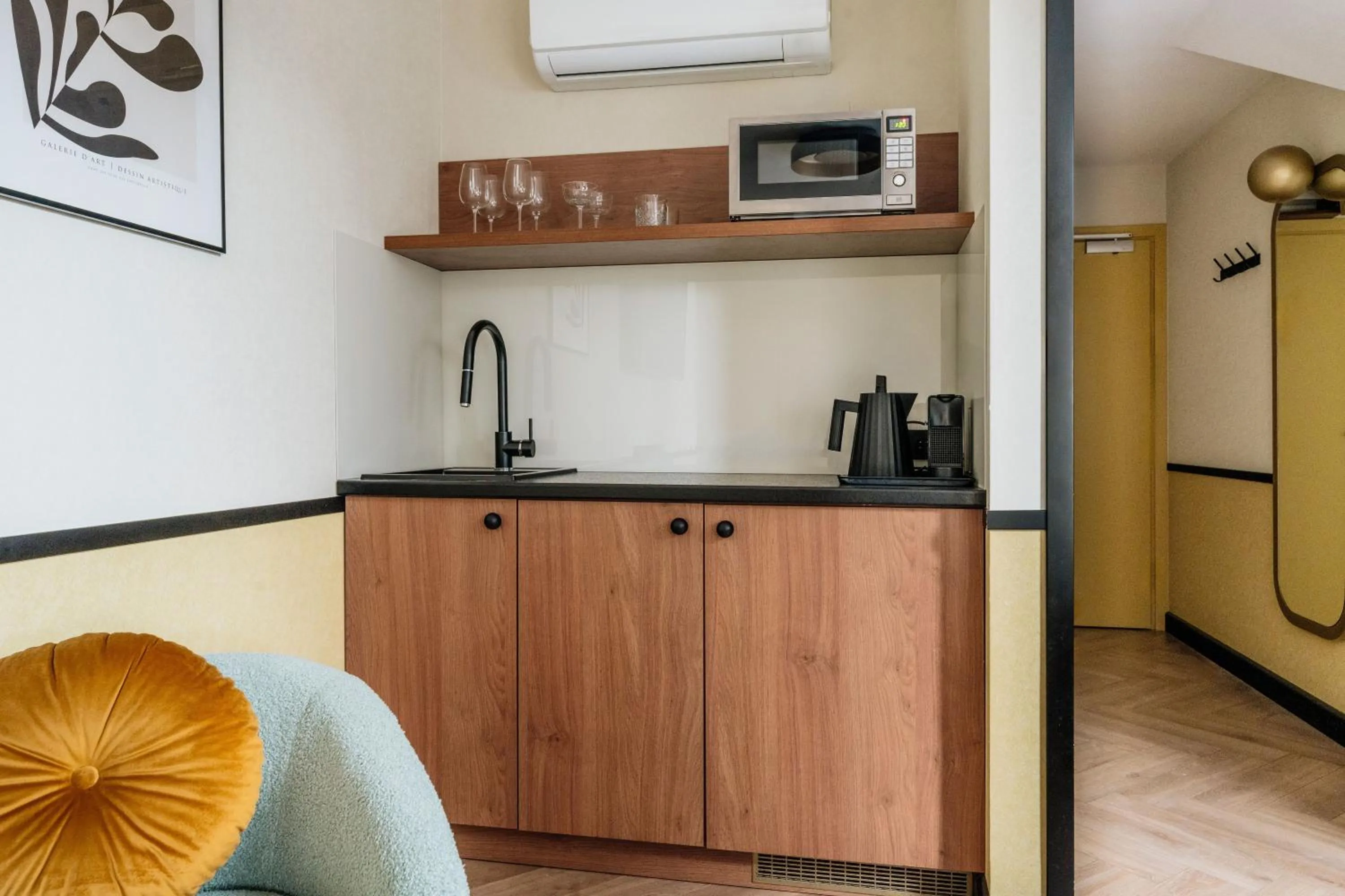 Coffee/tea facilities in Colette - LoftAffair Collection