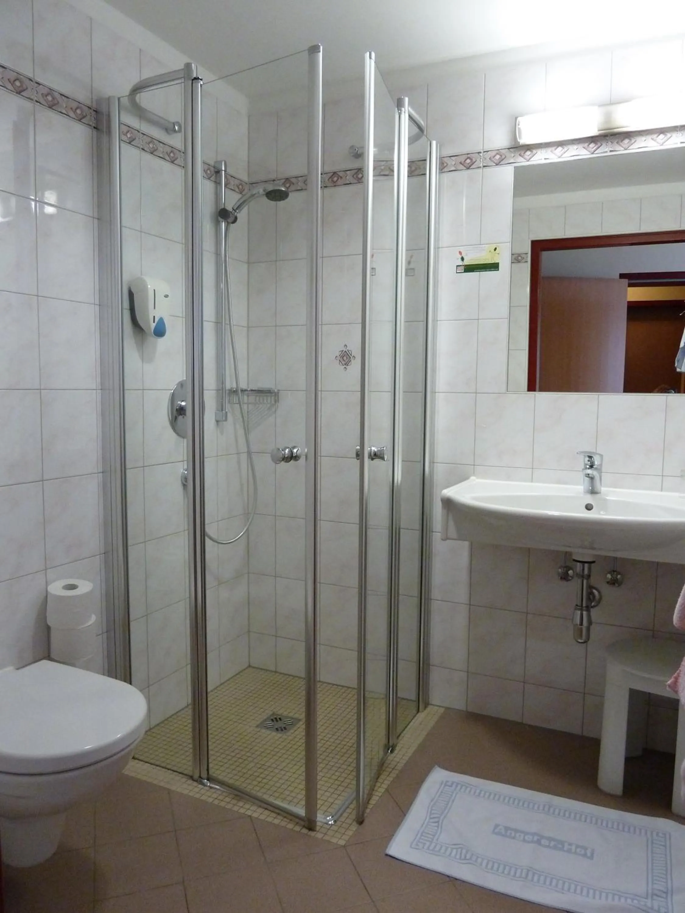 Shower in Hotel Angerer-Hof