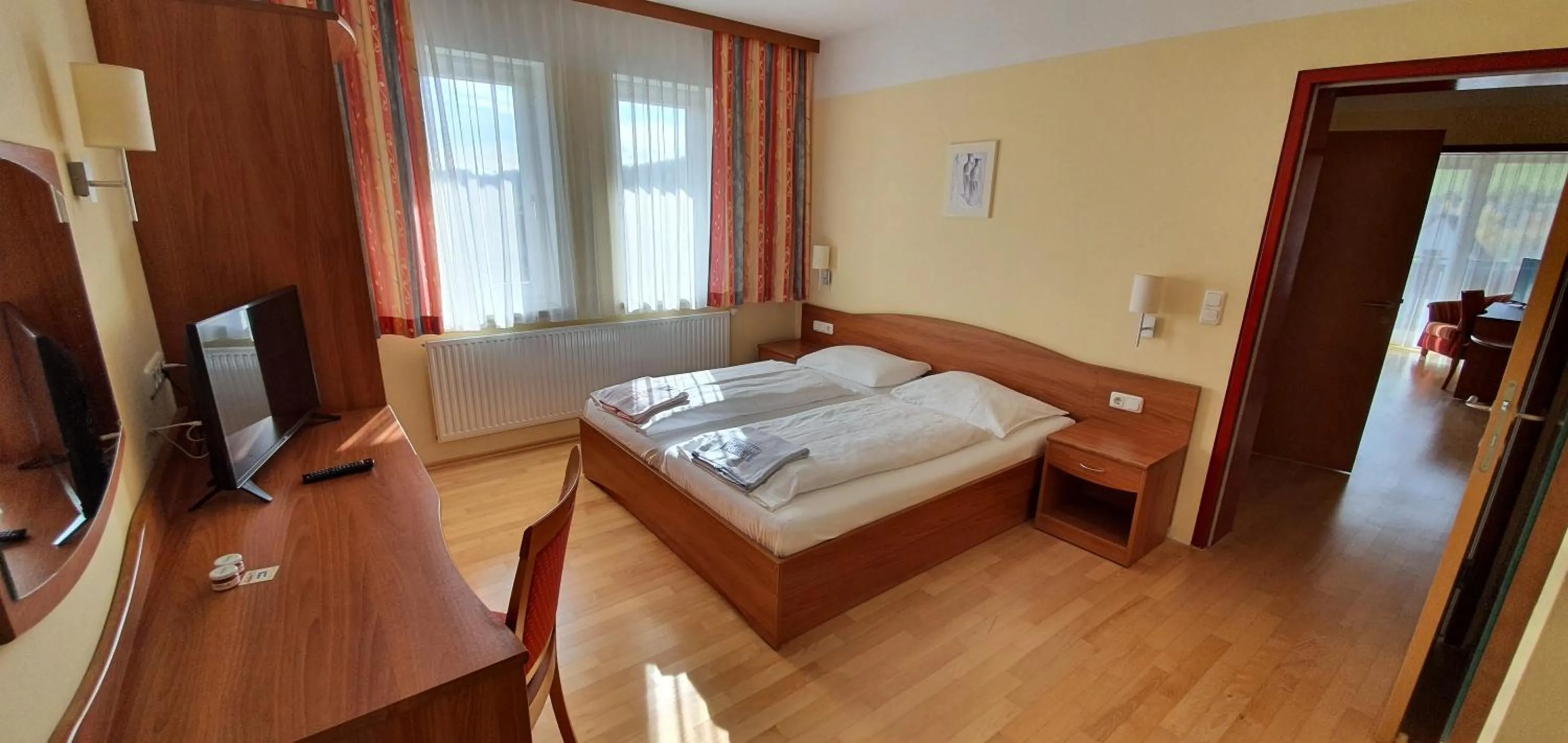 Bedroom, Bed in Hotel Angerer-Hof