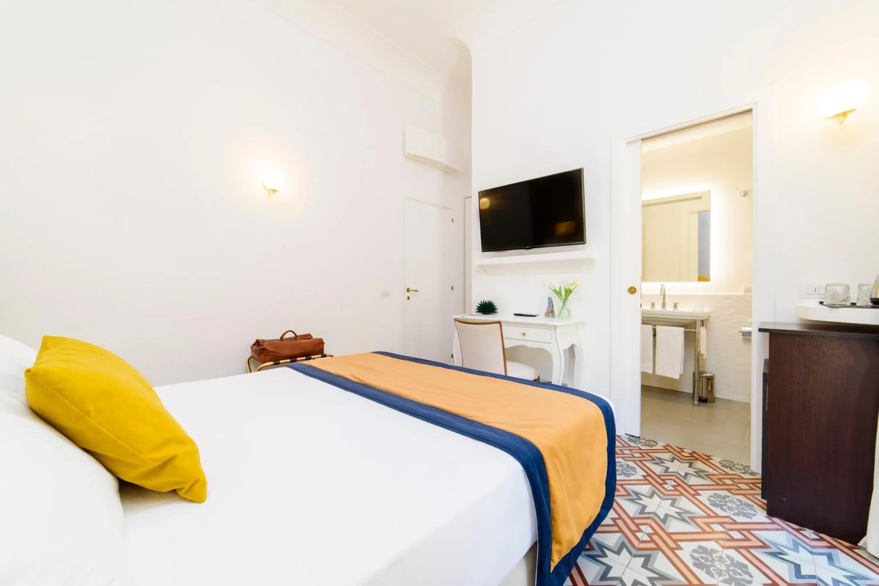 Double Room with Balcony in Amalfi Luxury House Double Room with Balcony in Amalfi Luxury House