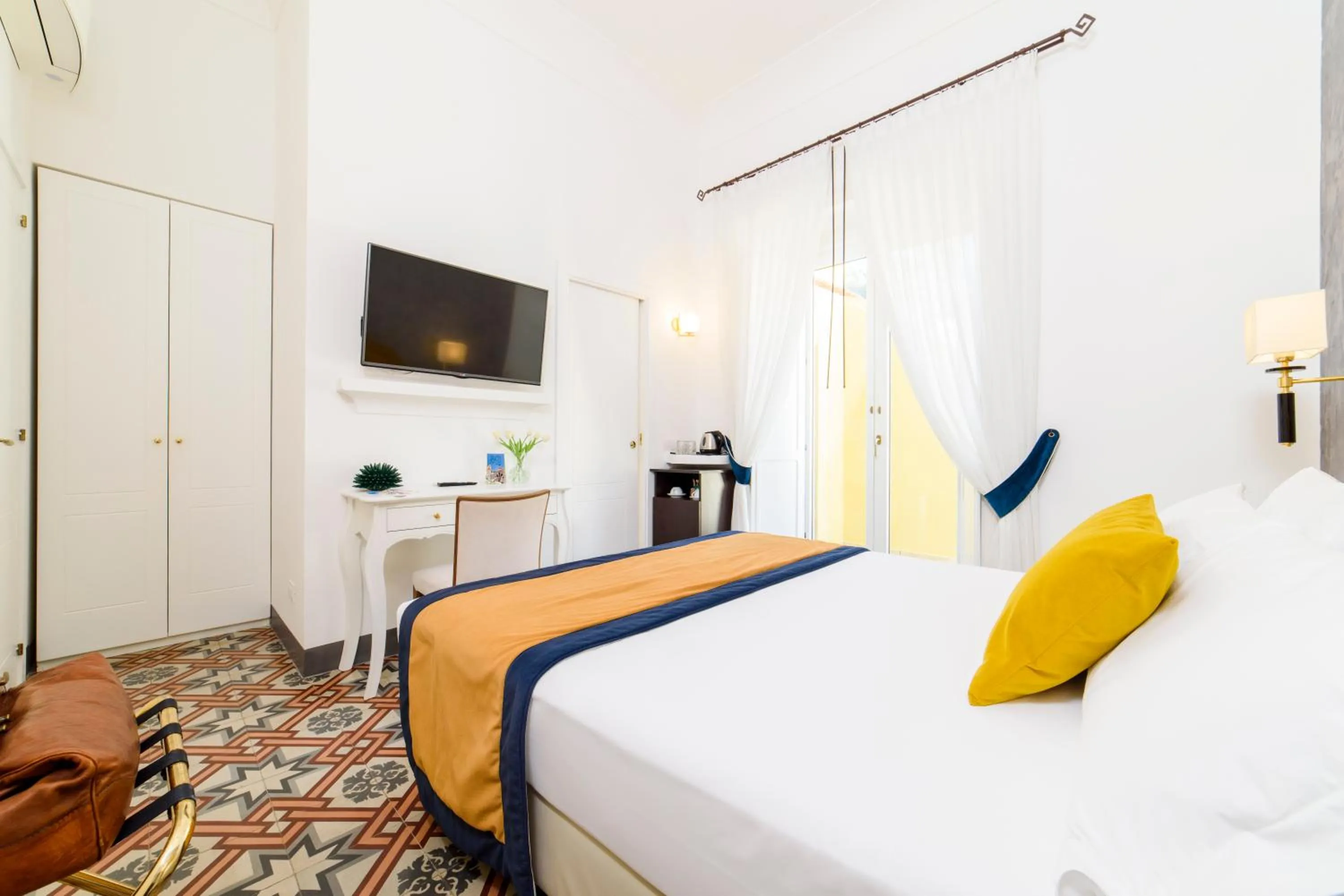 TV and multimedia, Bed in Amalfi Luxury House