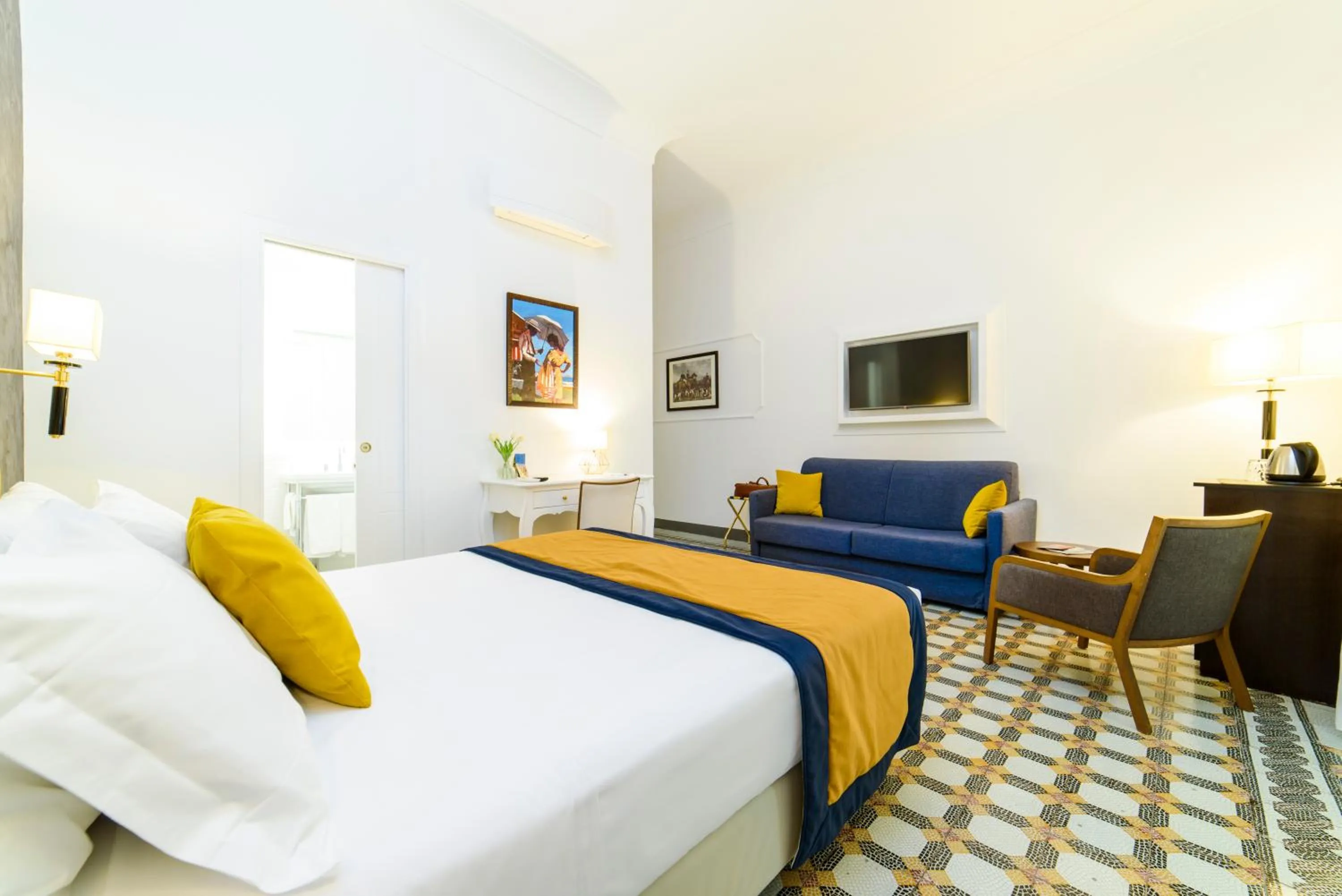 Bed in Amalfi Luxury House