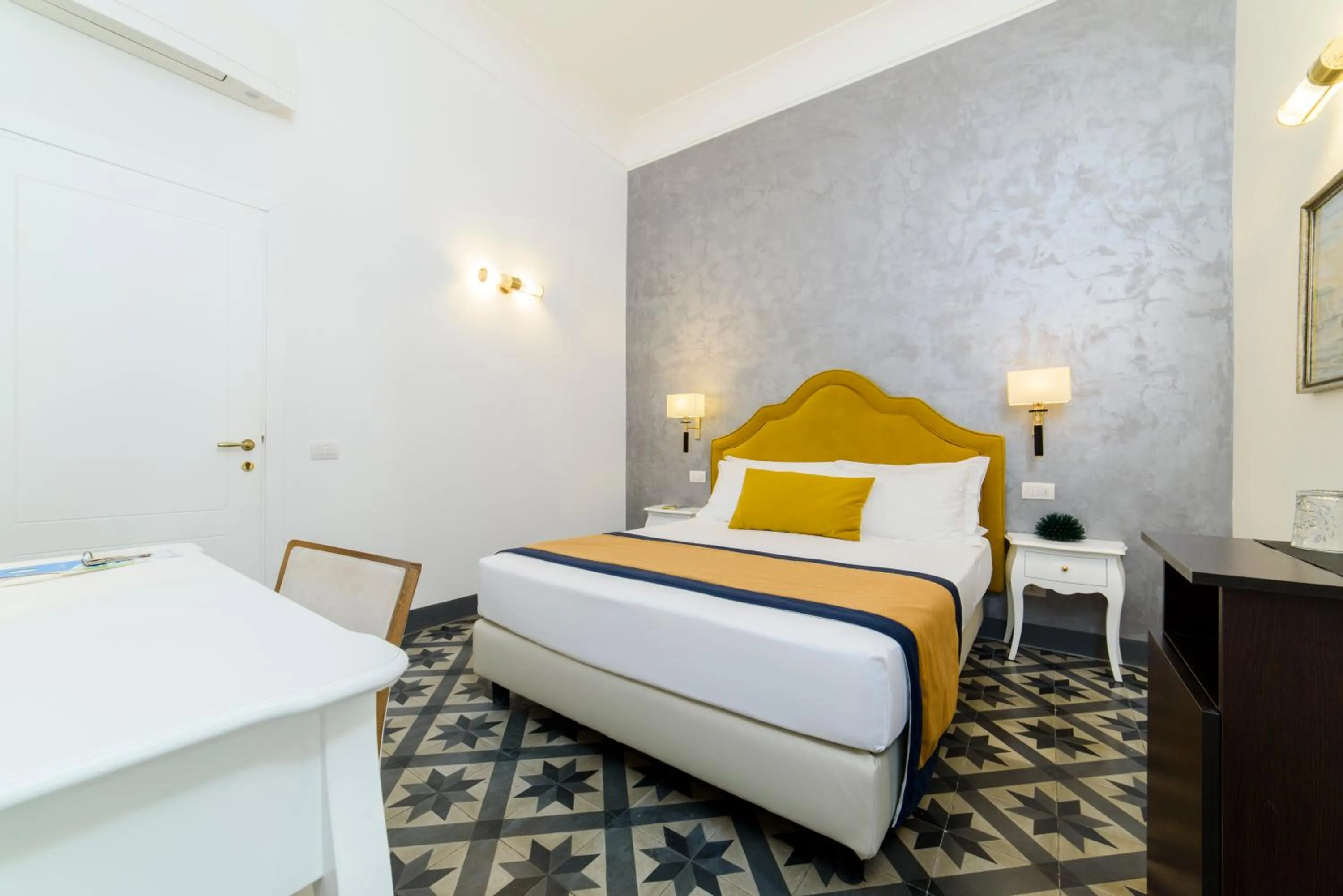 Bed in Amalfi Luxury House