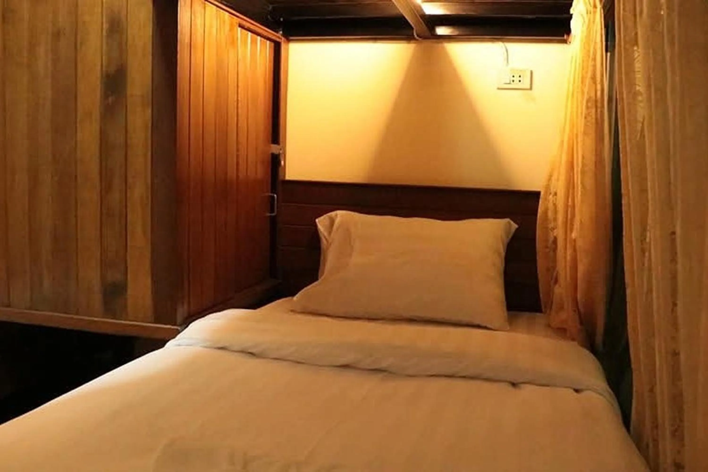 Bedroom, Bed in LM Hostel