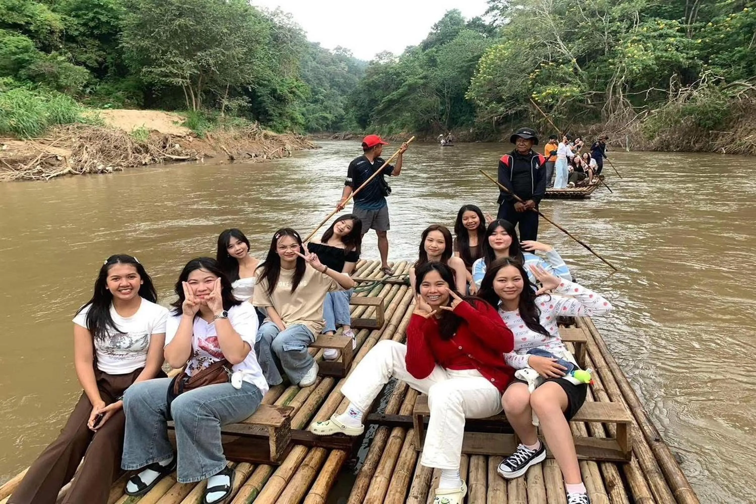 group of guests in Tung Lakorn Farm