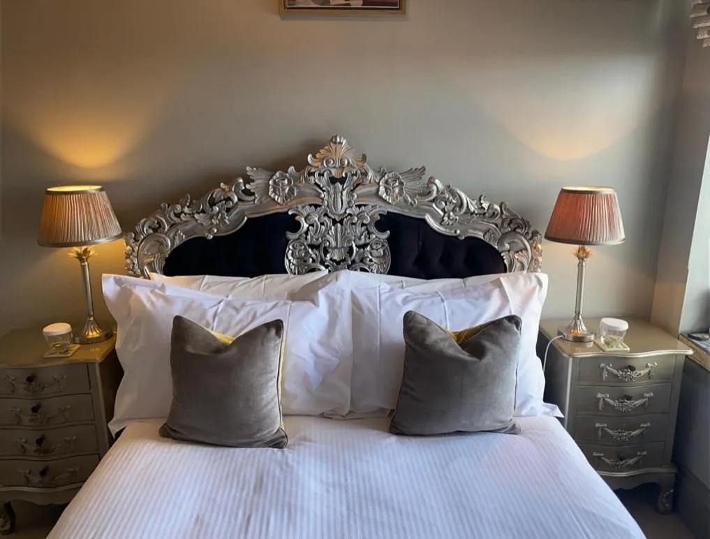 Bedroom in The White House Hotel