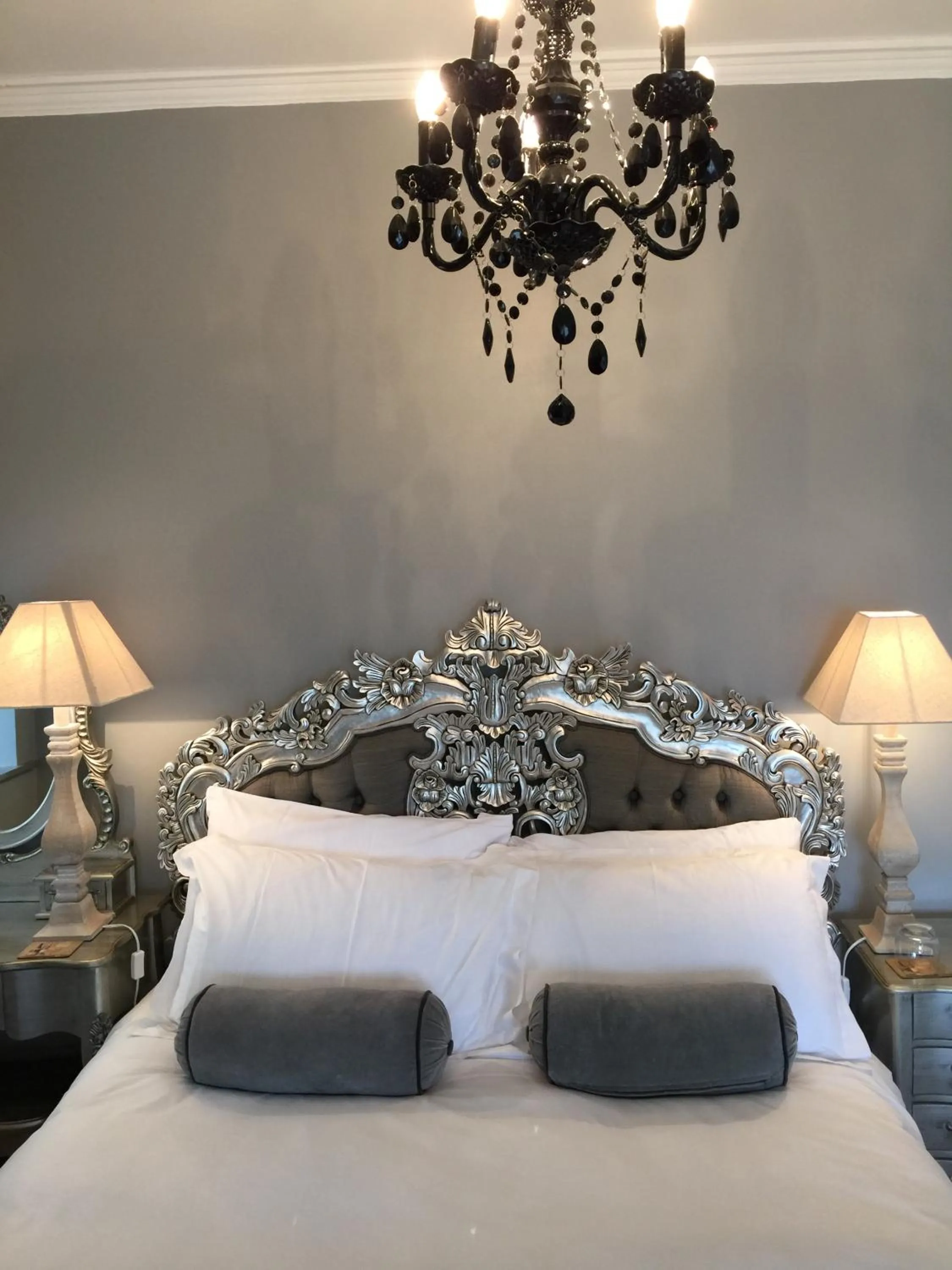 Bed in The White House Hotel