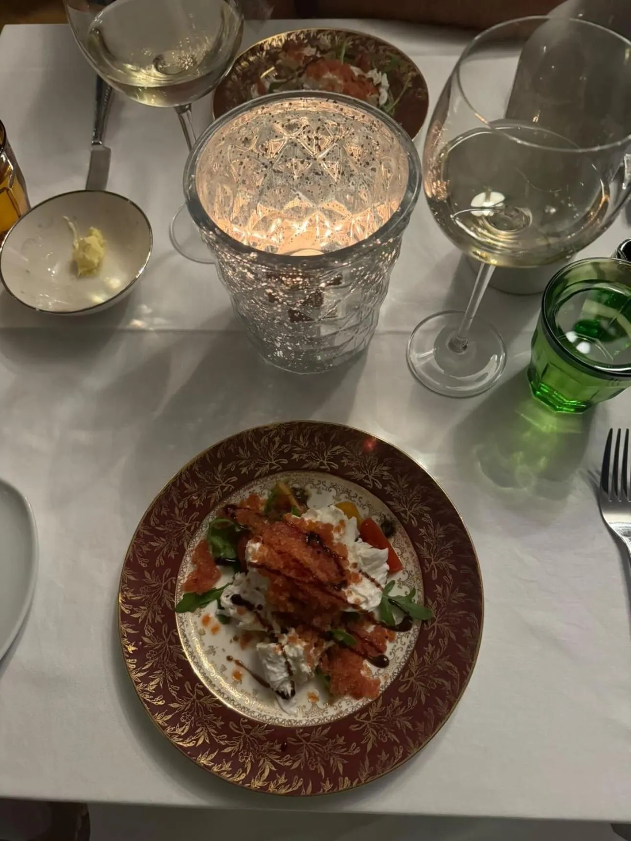 Restaurant/places to eat in The White House Hotel