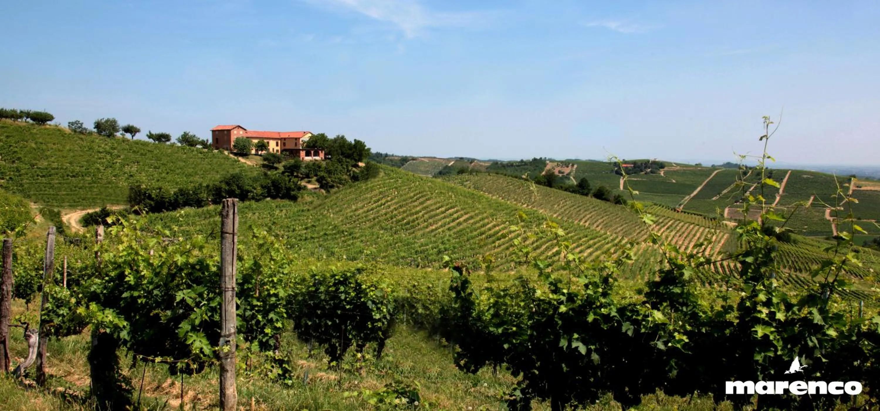 Property building in Cascina Valtignosa Camere Con Vigna