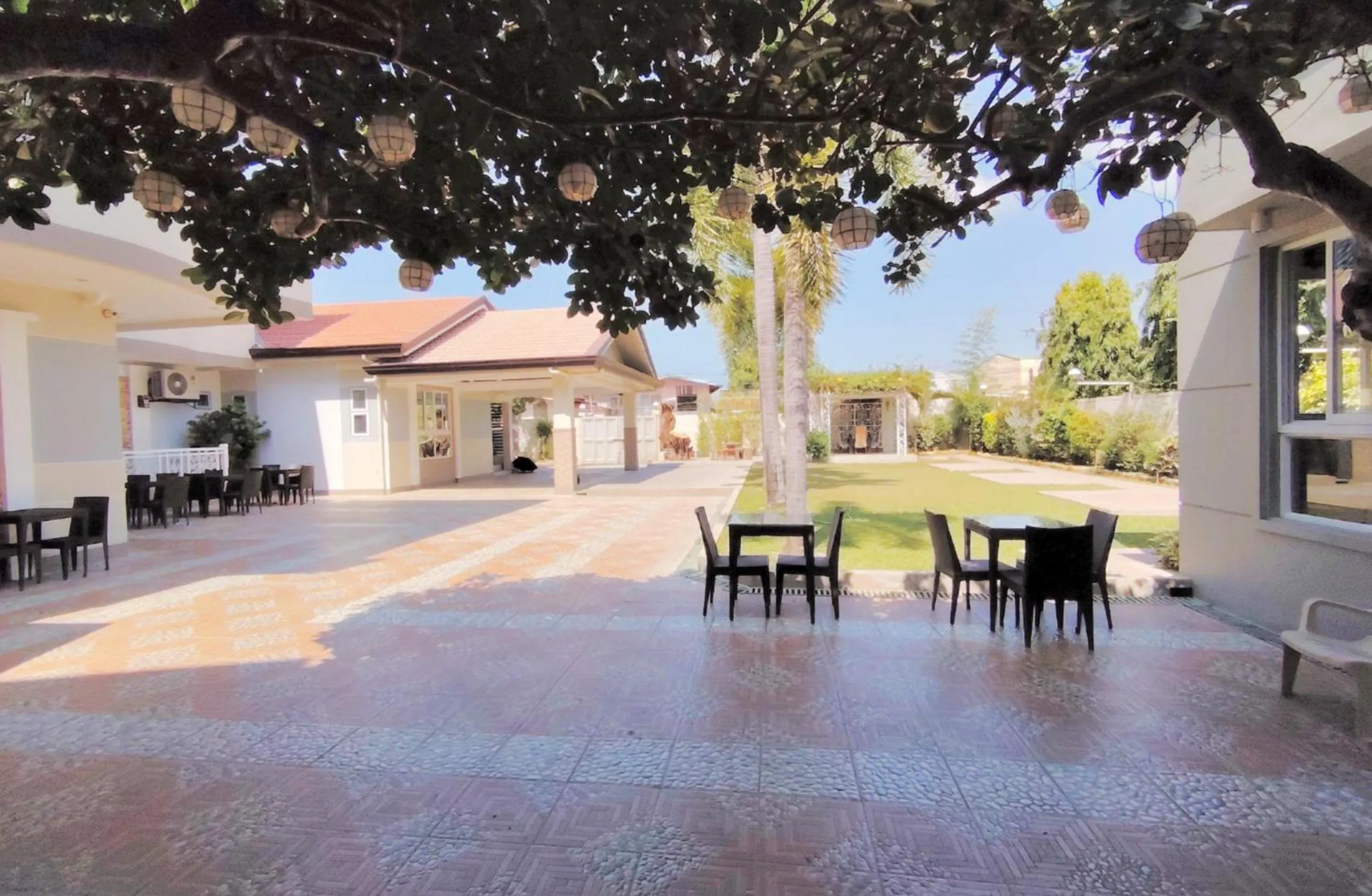 Garden in Ambien's Place Residential Hotel