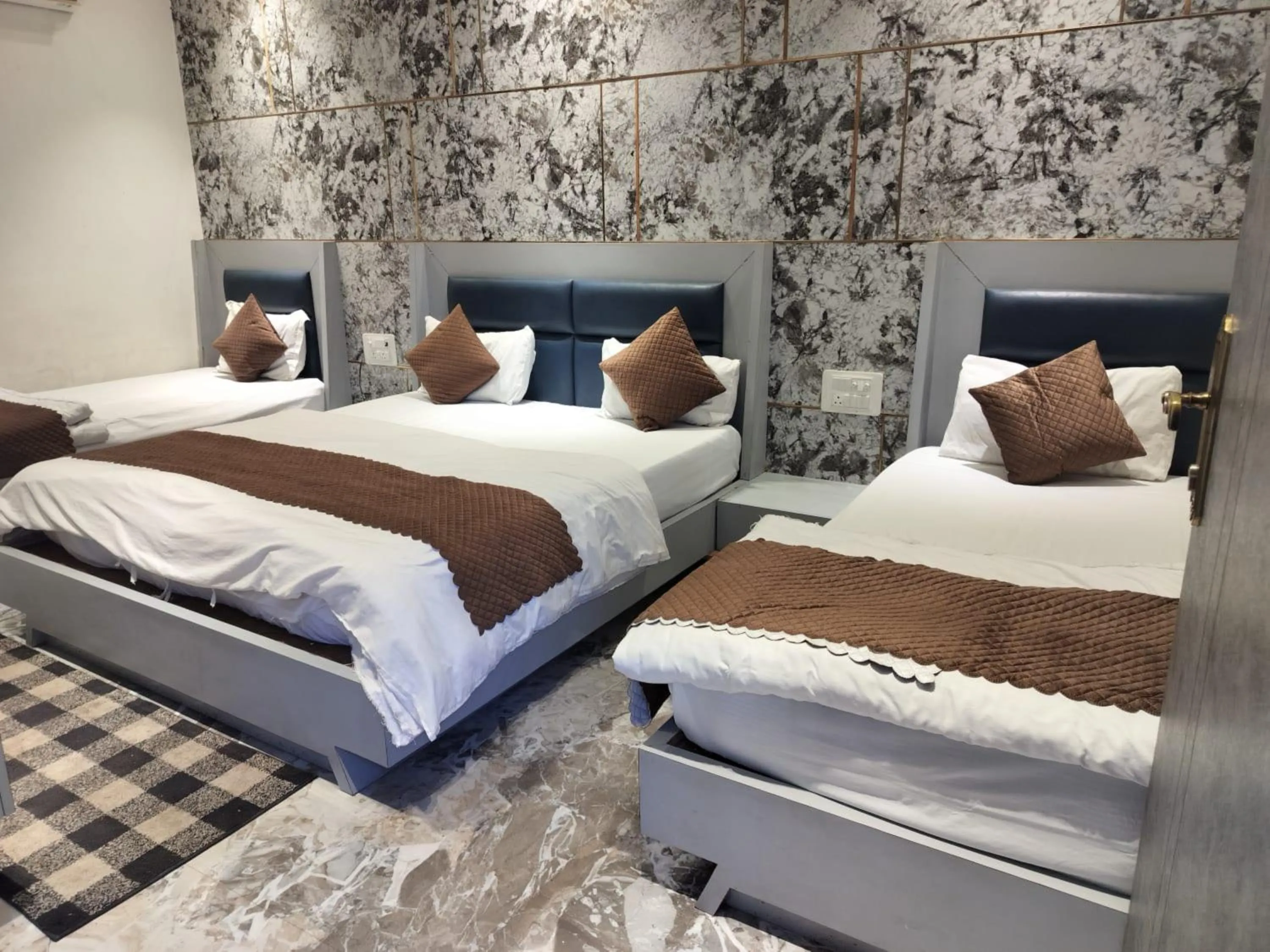Deluxe Family Room in Shri Balaji Dham Hotel