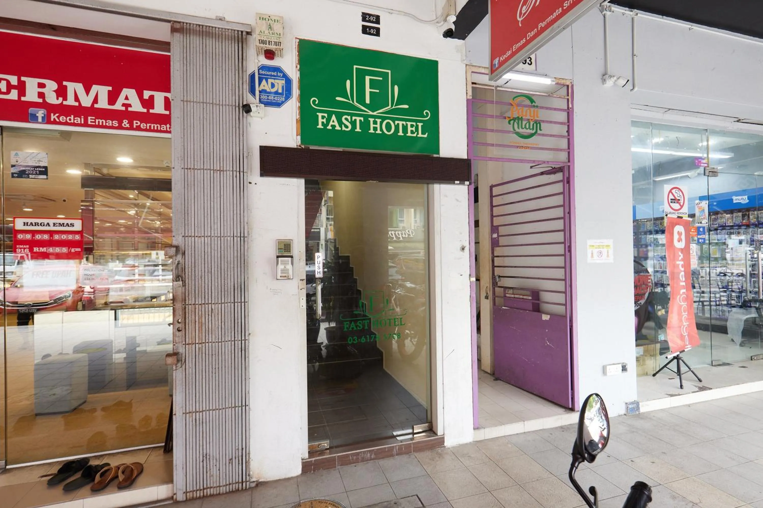 Property logo or sign in Fast Hotel Sri Gombak