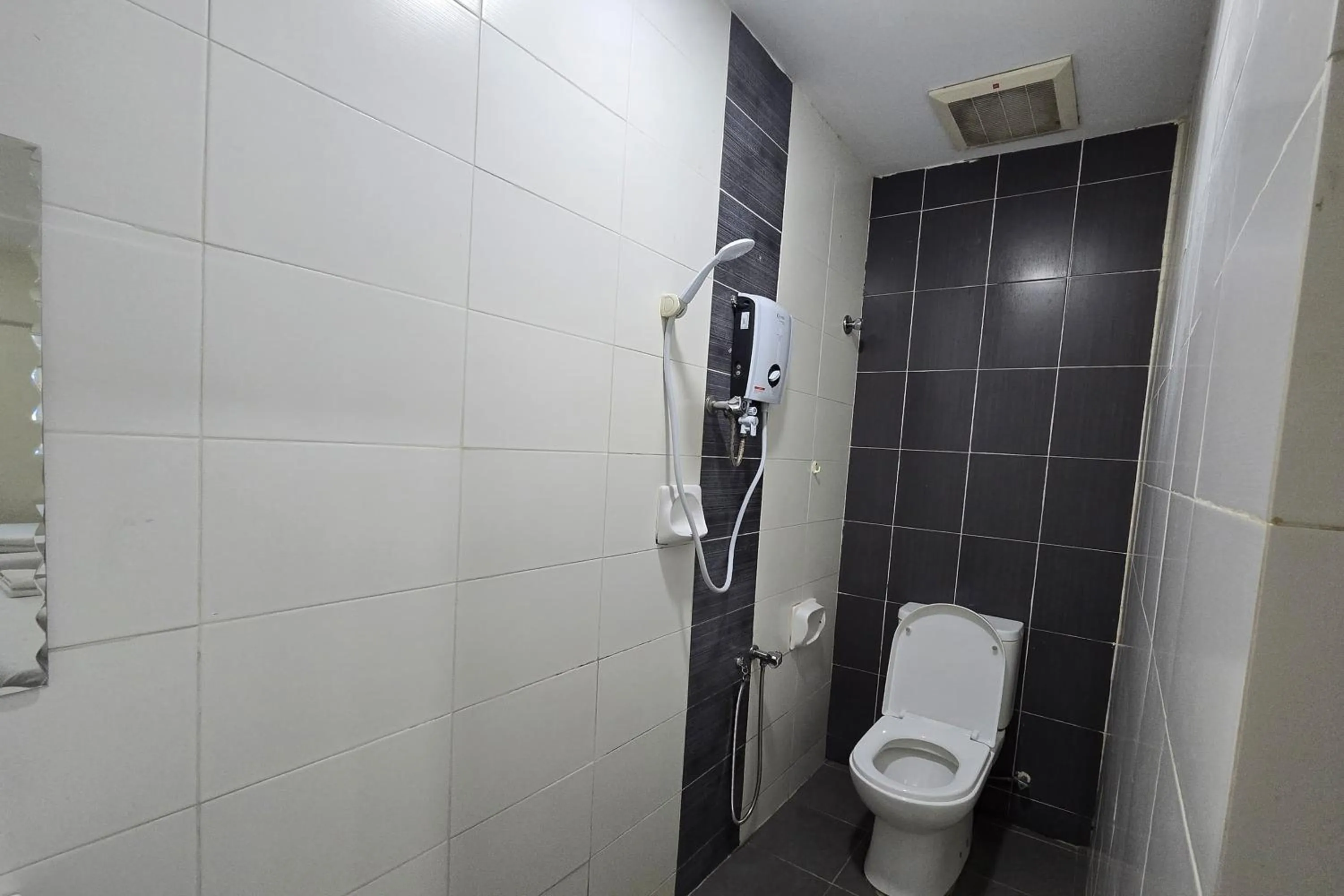Bathroom in Fast Hotel Sri Gombak