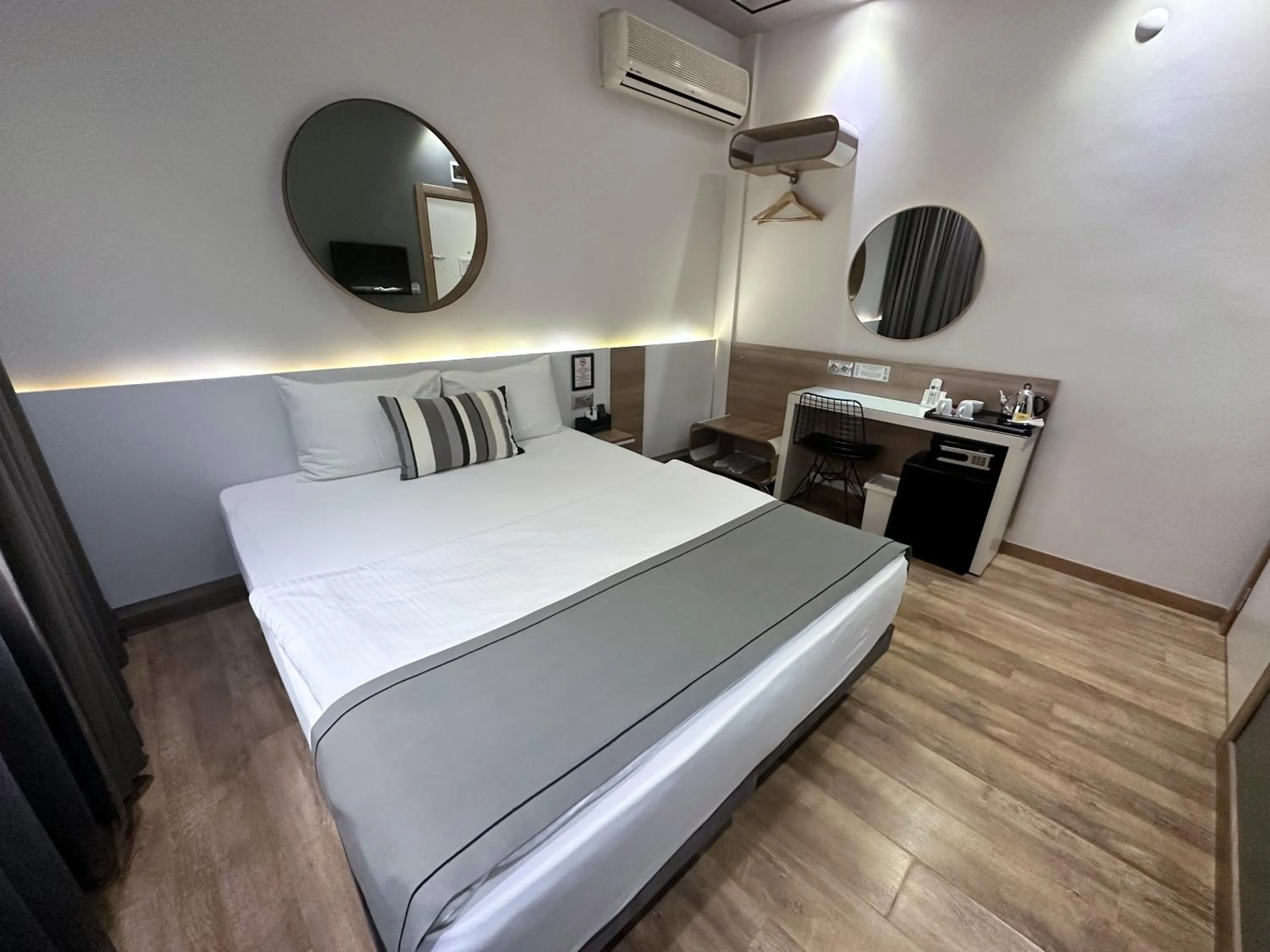 Photo of the whole room, Bed in My Dora Hotel