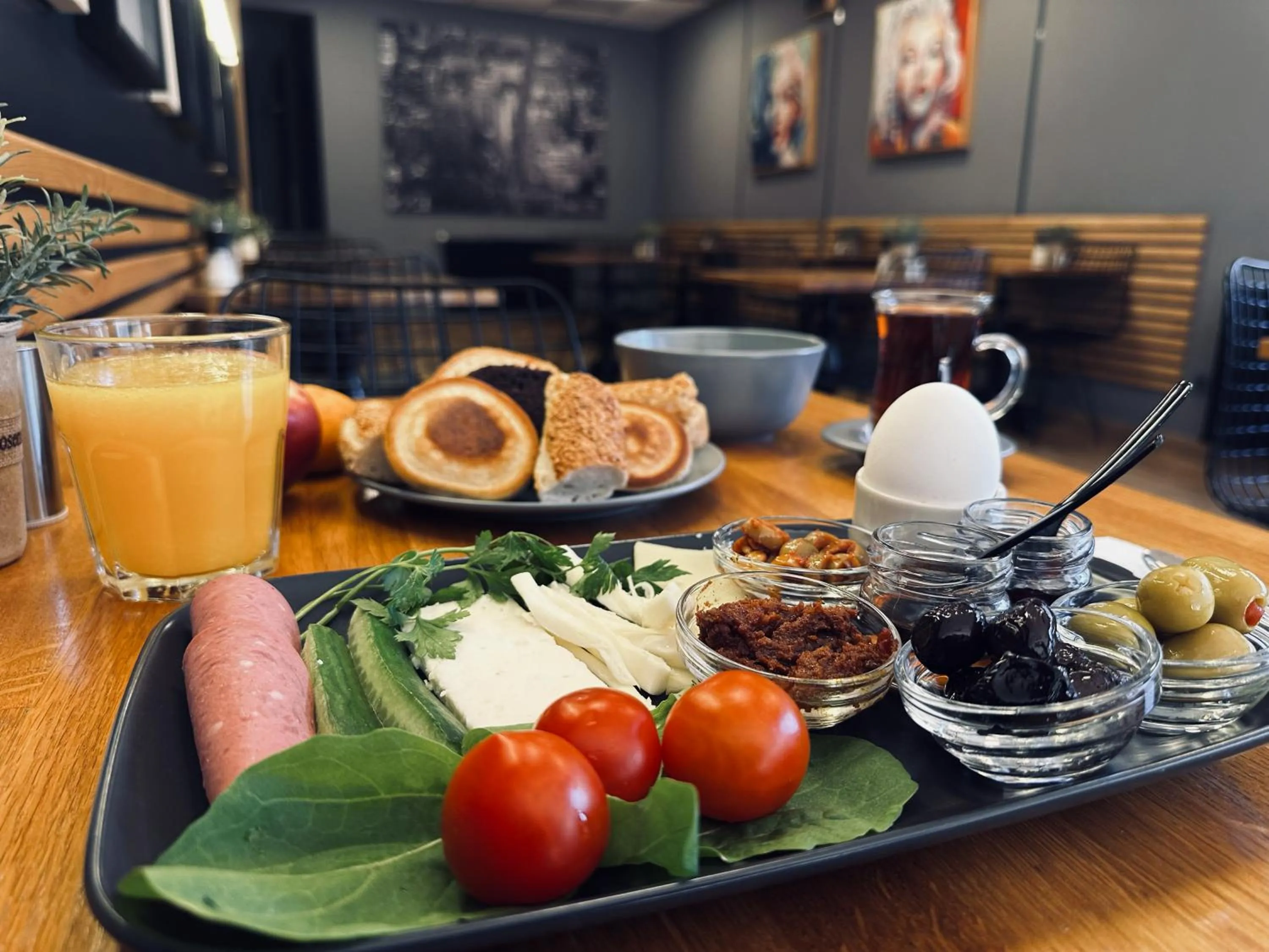 Breakfast in My Dora Hotel