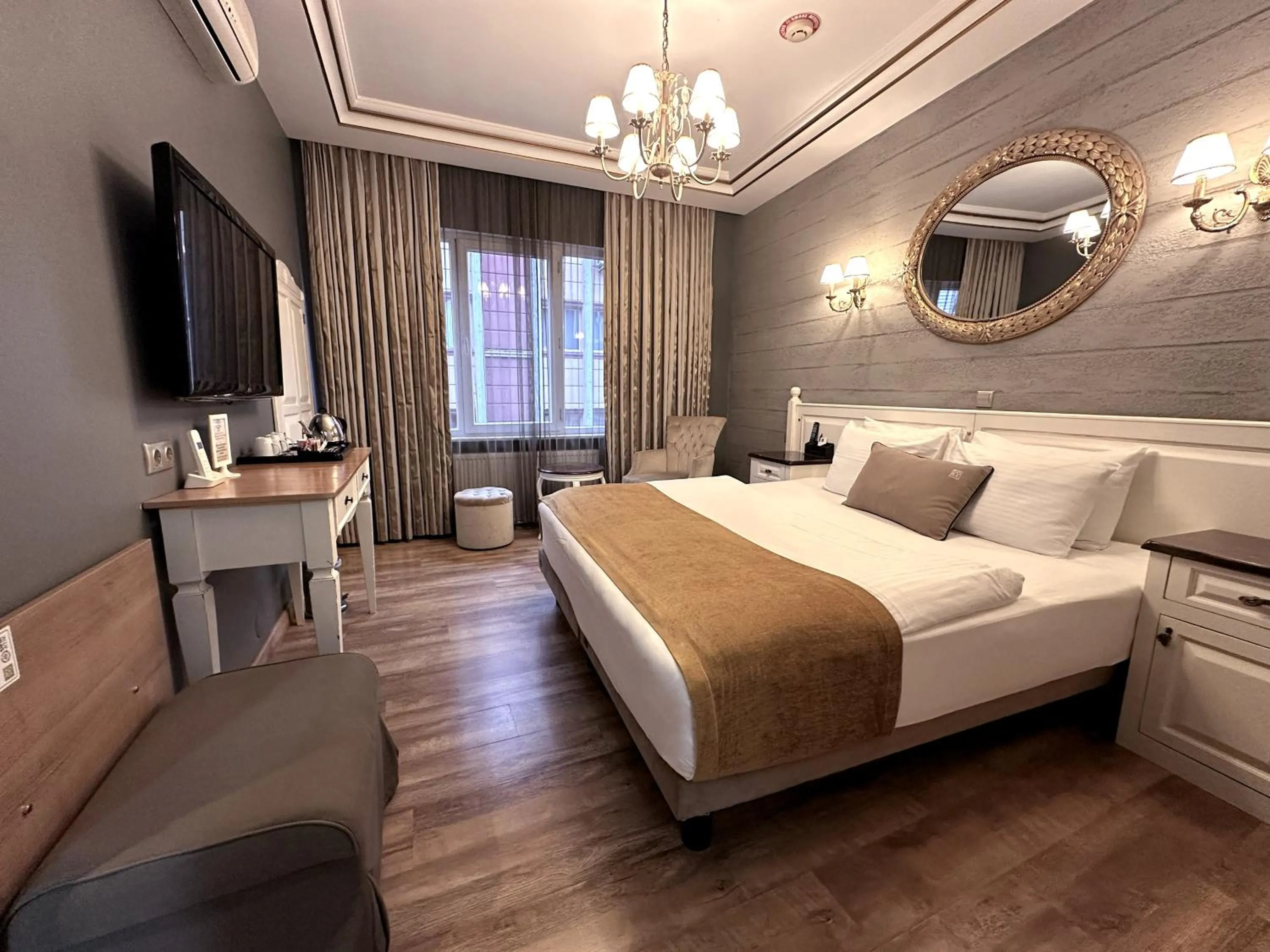 Photo of the whole room, Bed in My Dora Hotel