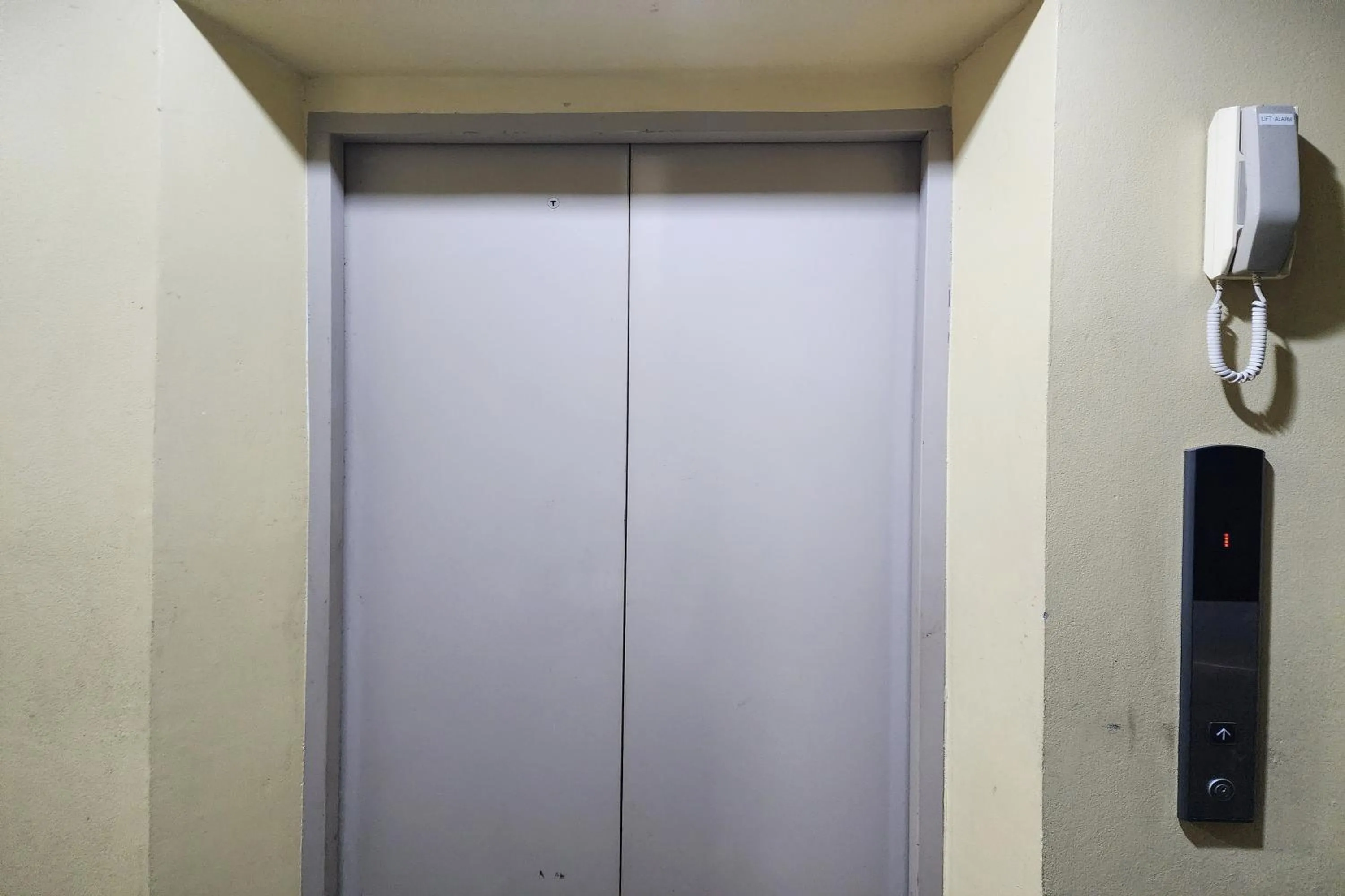 elevator in Baan Nara 15