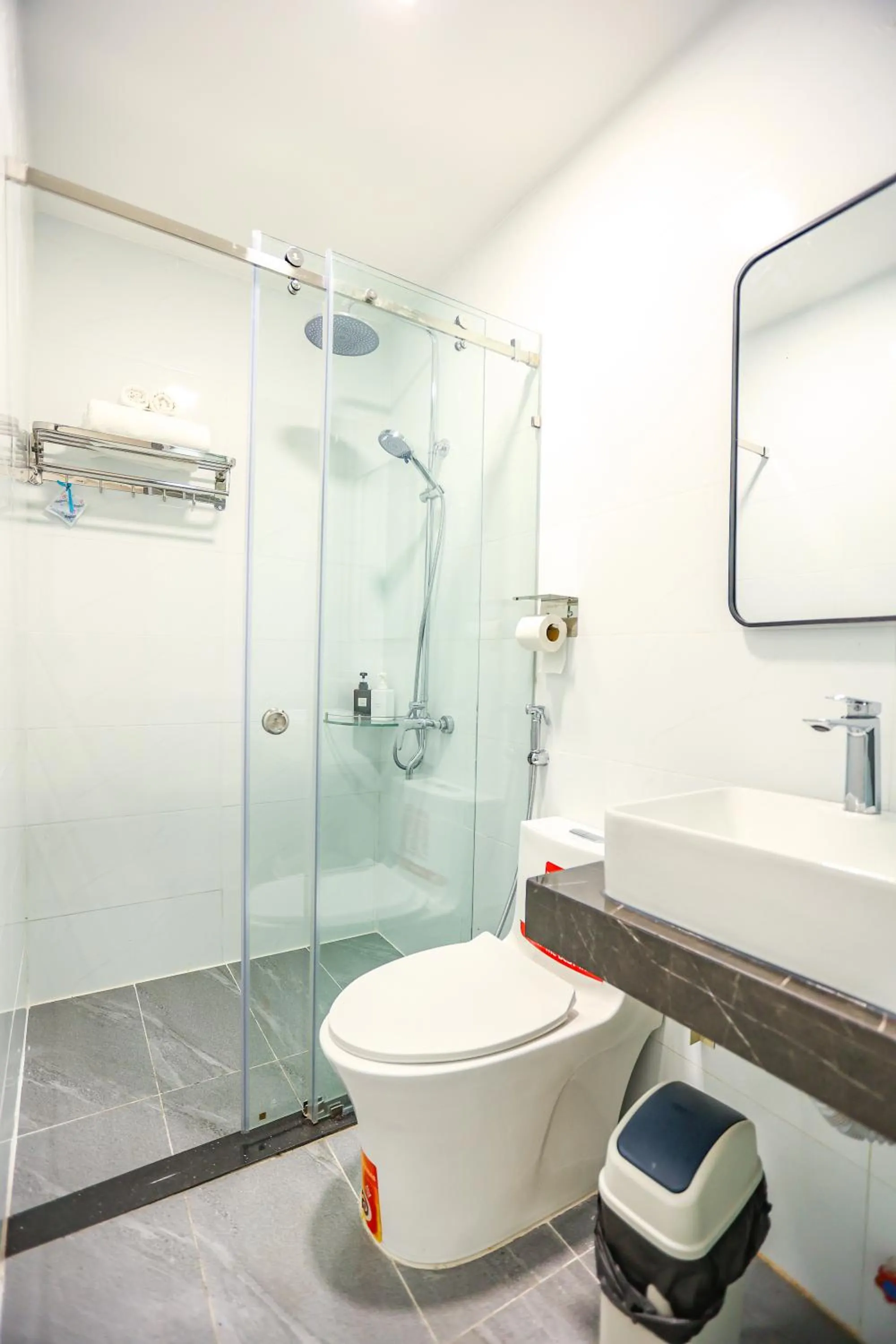 Shower in TalaSaiGon Hotel