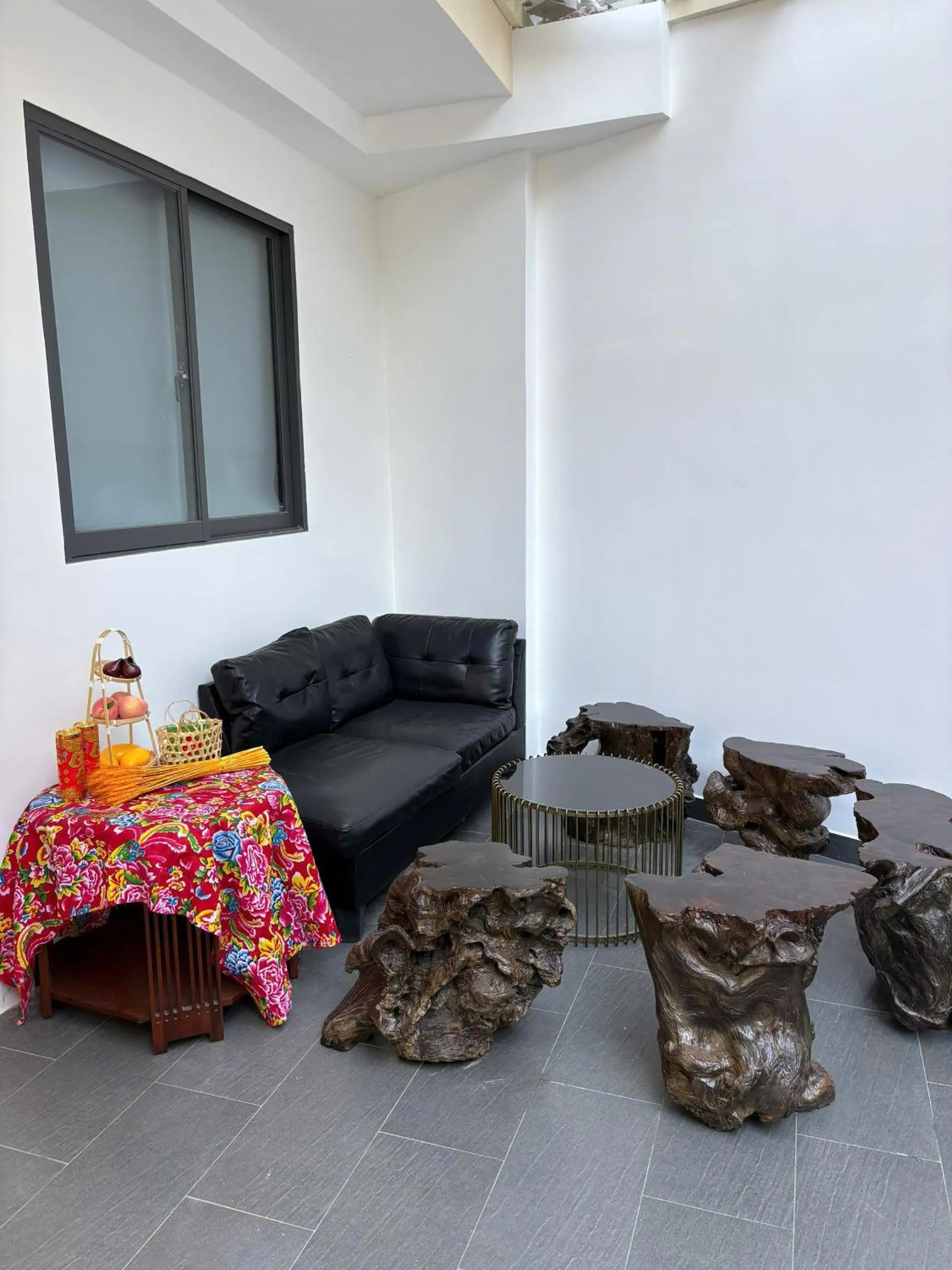 Living room in TalaSaiGon Hotel