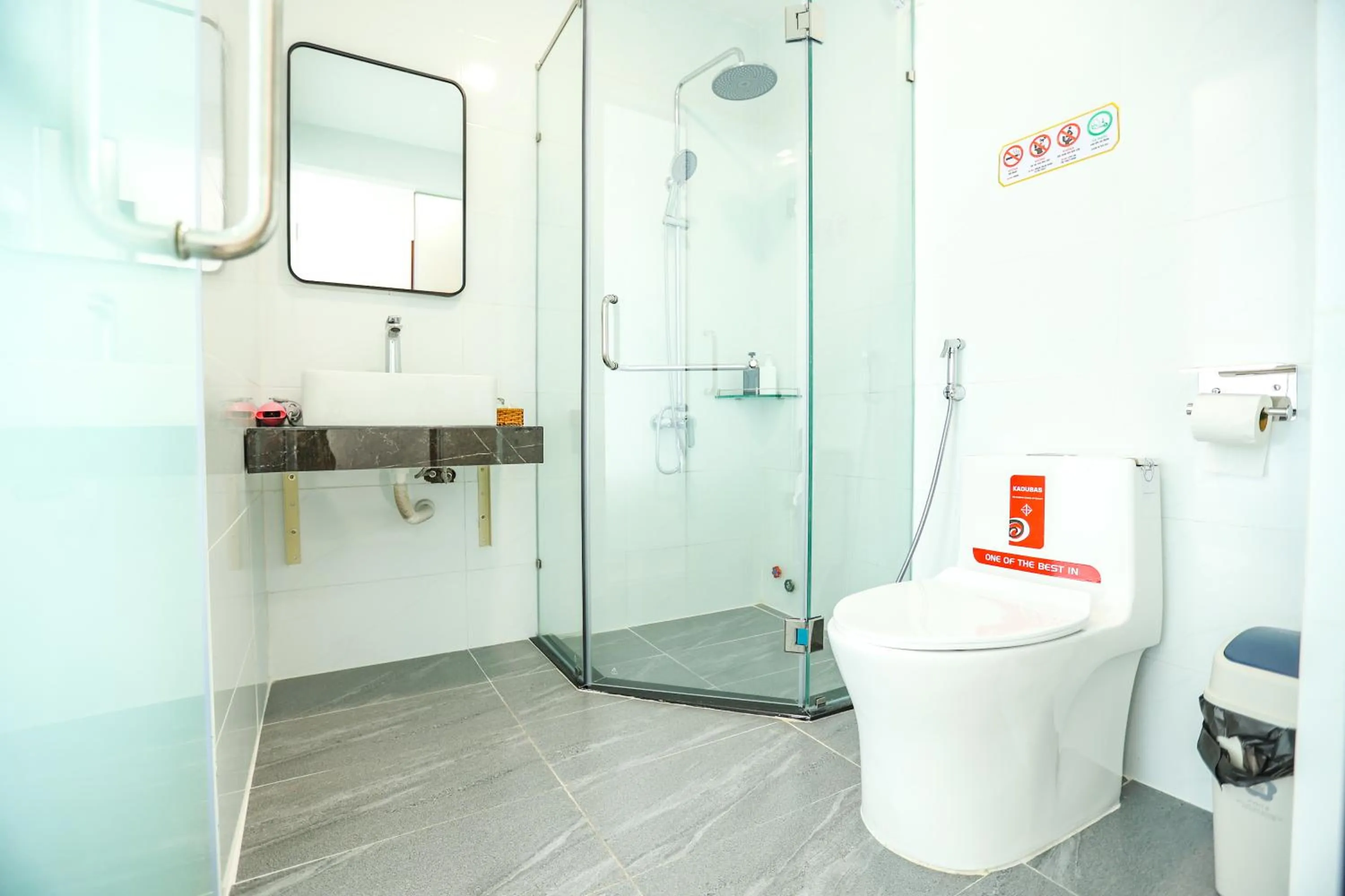 Shower in TalaSaiGon Hotel
