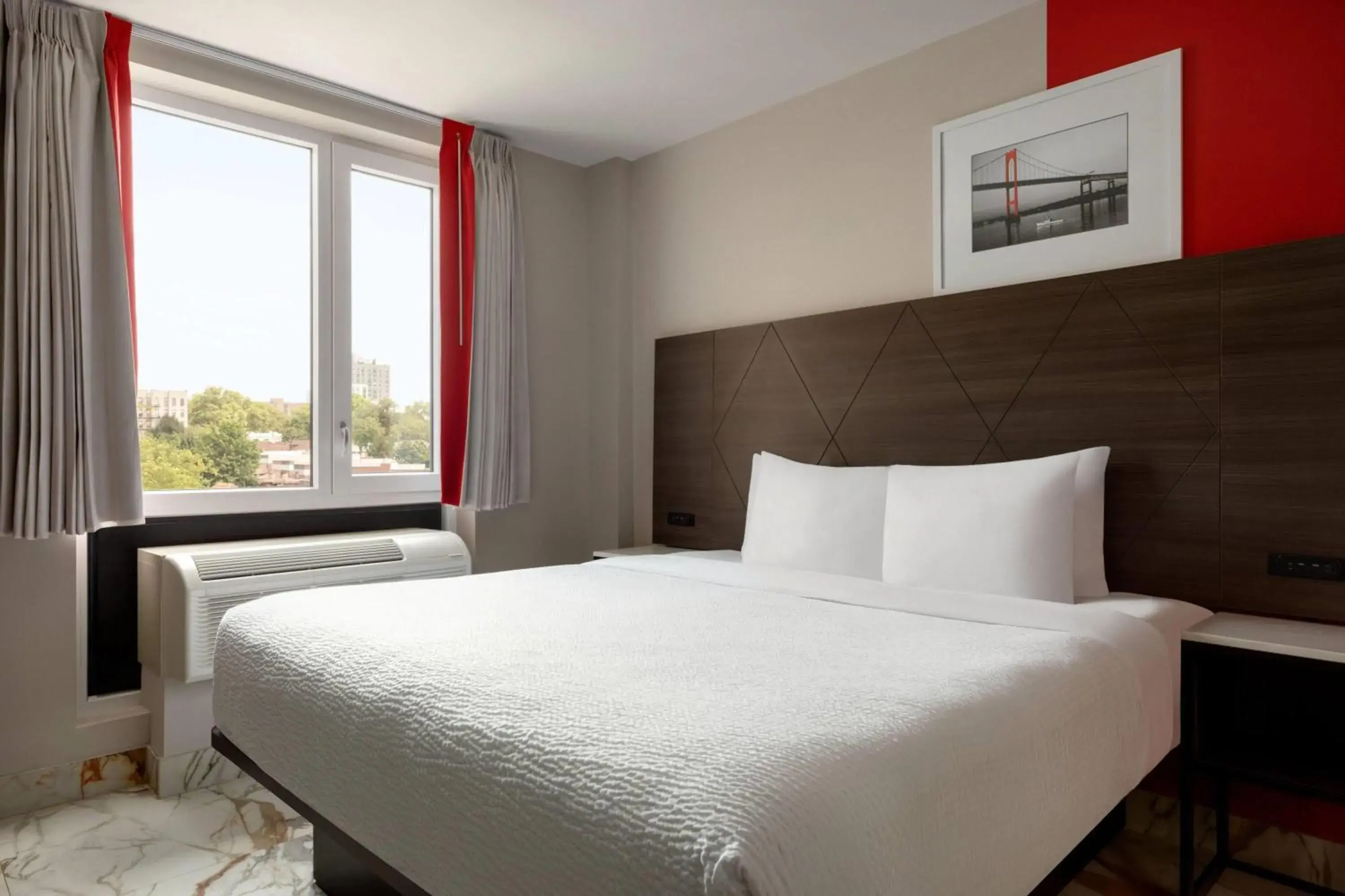 King Room - Non-Smoking in Ramada by Wyndham Brooklyn Empire Blvd King Room - Non-Smoking in Ramada by Wyndham Brooklyn Empire Blvd