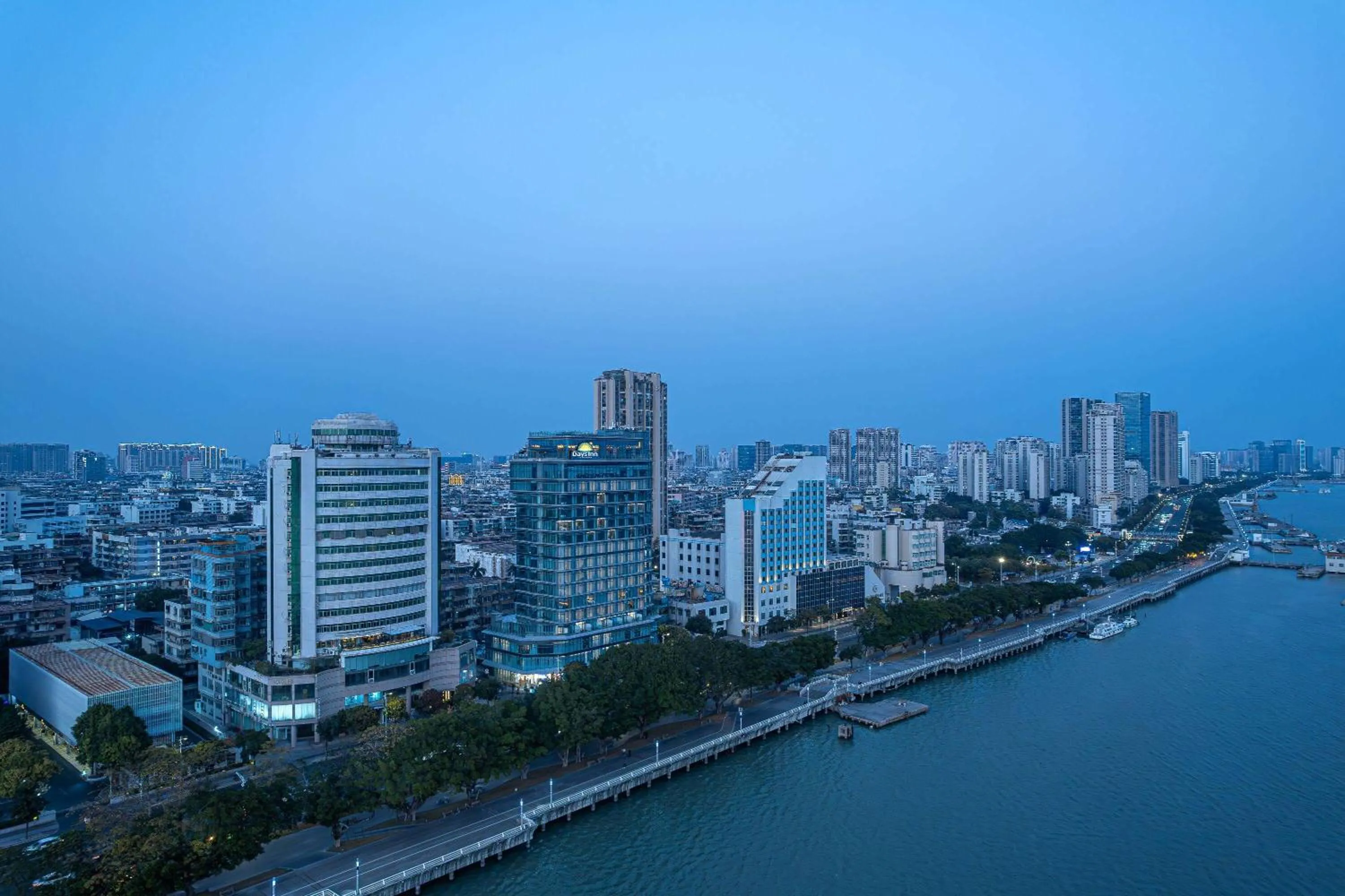 Property building in Days Inn by Wyndham Shantou Jinping