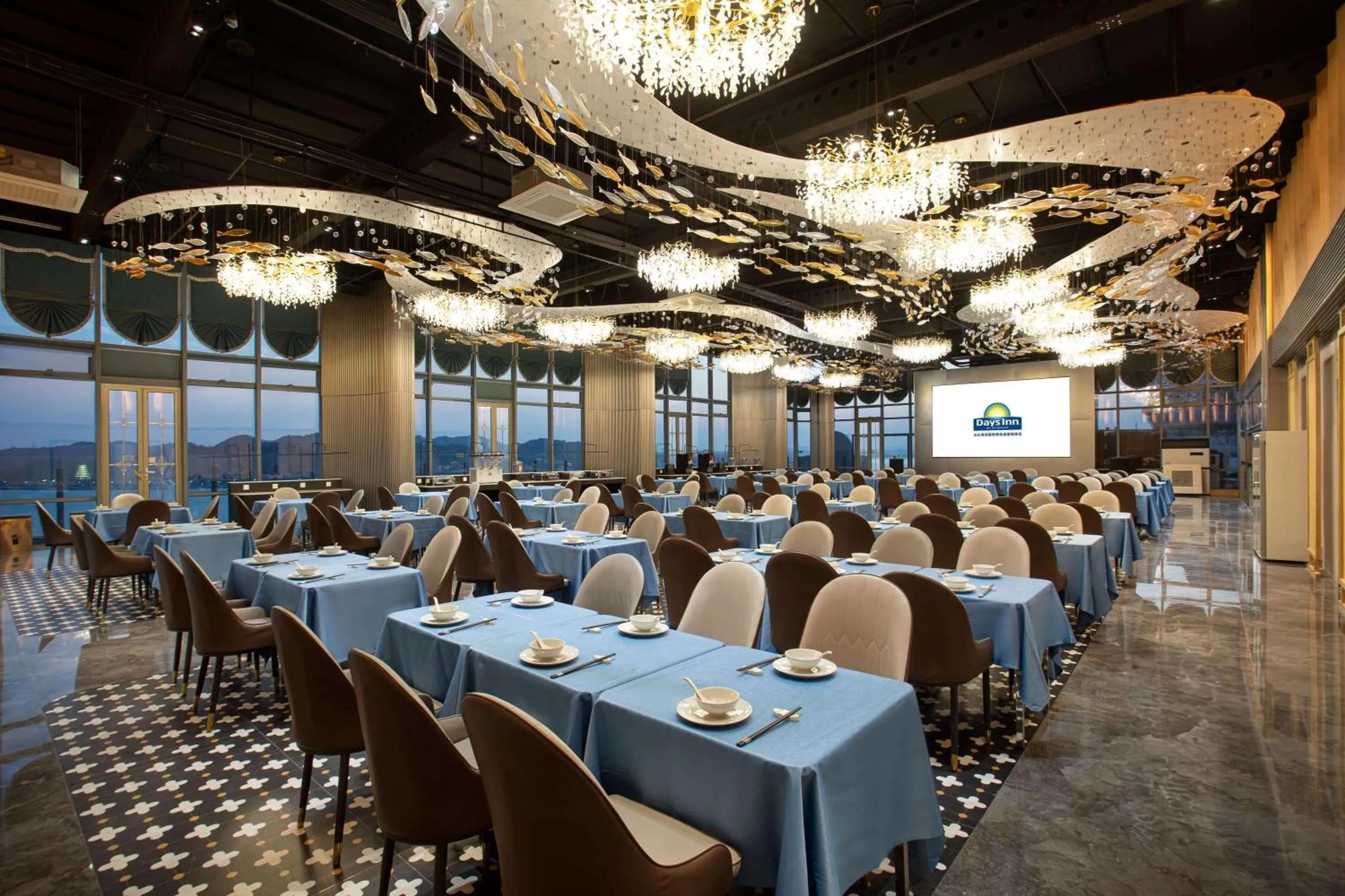 Restaurant/places to eat in Days Inn by Wyndham Shantou Jinping