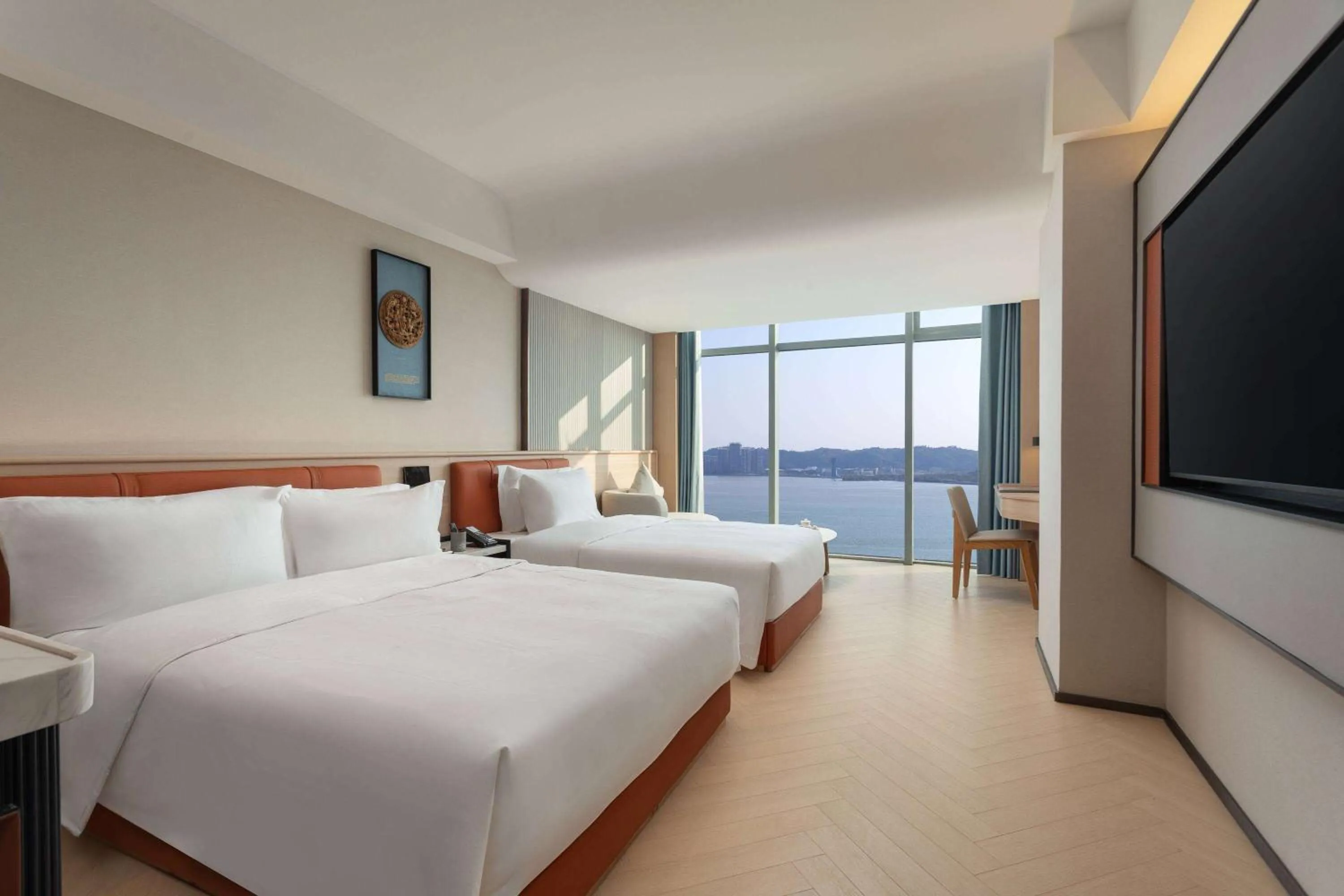 Photo of the whole room, Bed in Days Inn by Wyndham Shantou Jinping