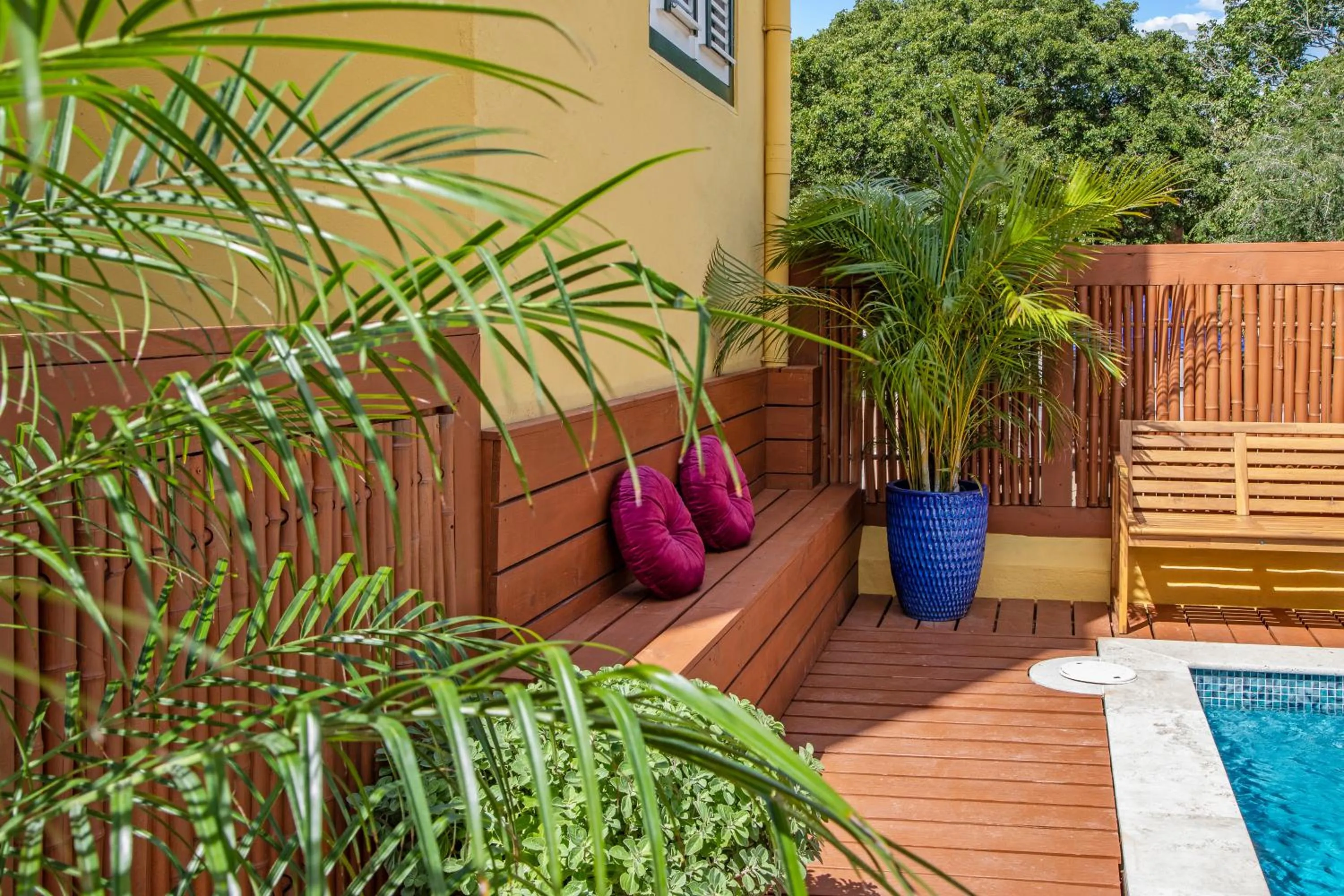 Garden in Drift Hotels