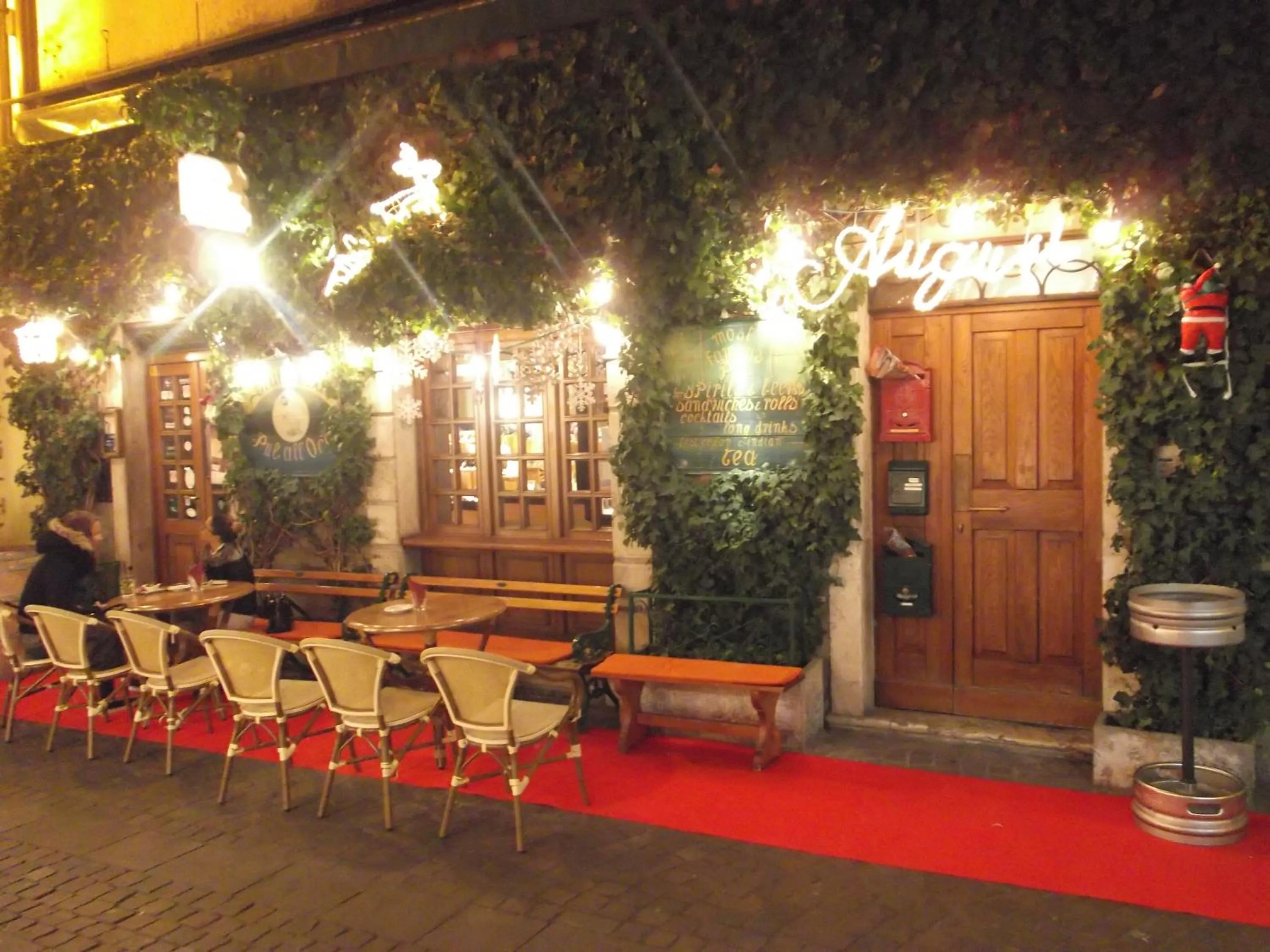 Facade/entrance in Casa all'Oca