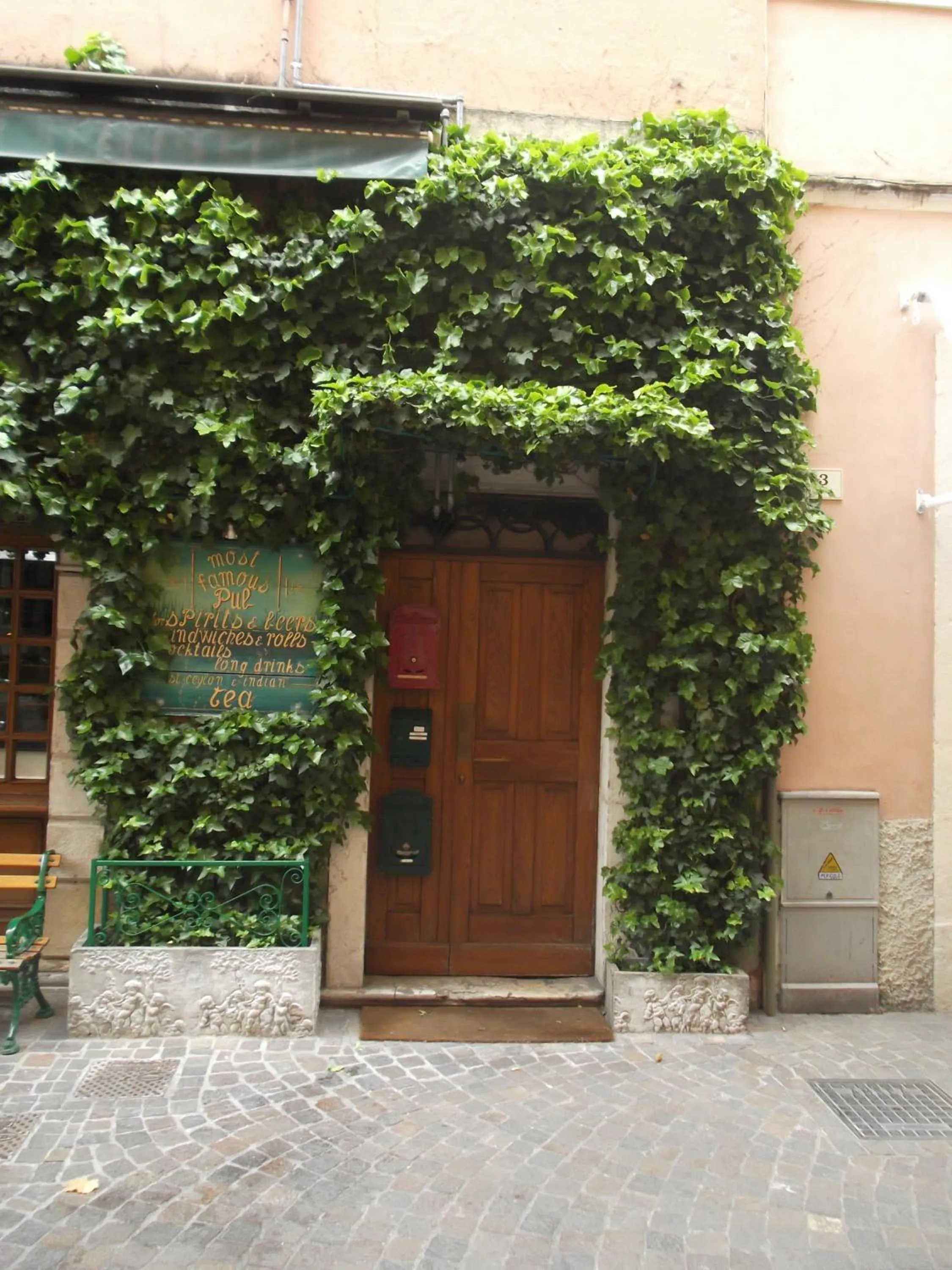Facade/entrance in Casa all'Oca