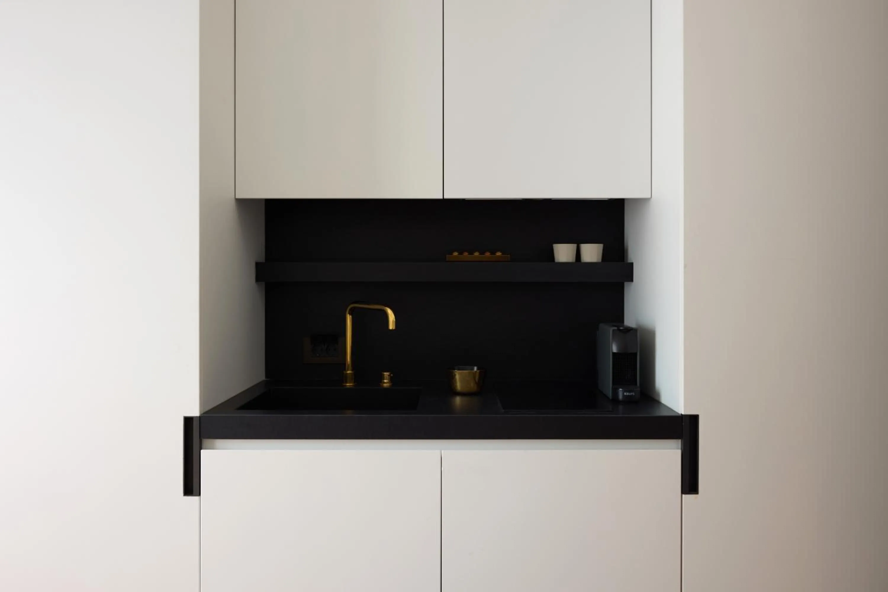 Coffee/tea facilities in Kuka Luxury Living Athens