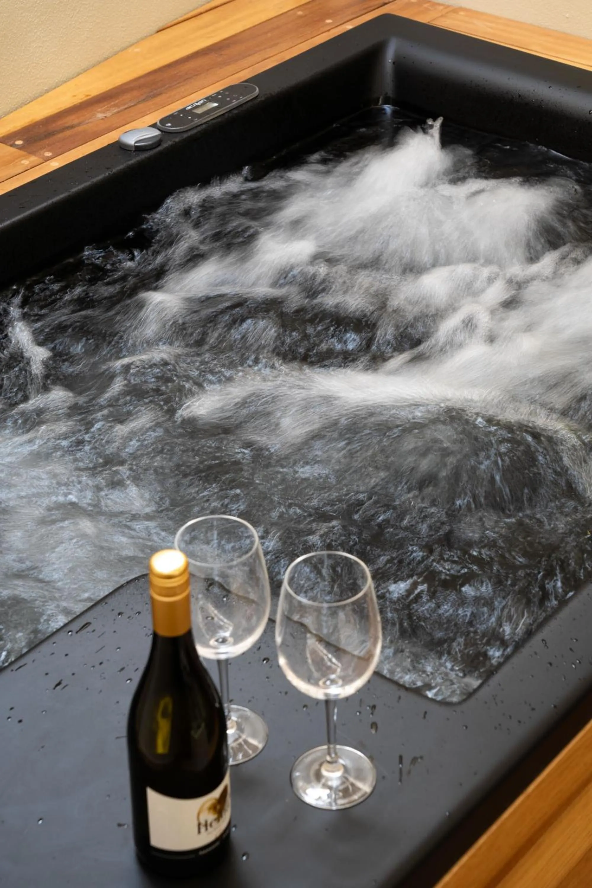Hot Tub in Kuka Luxury Living Athens