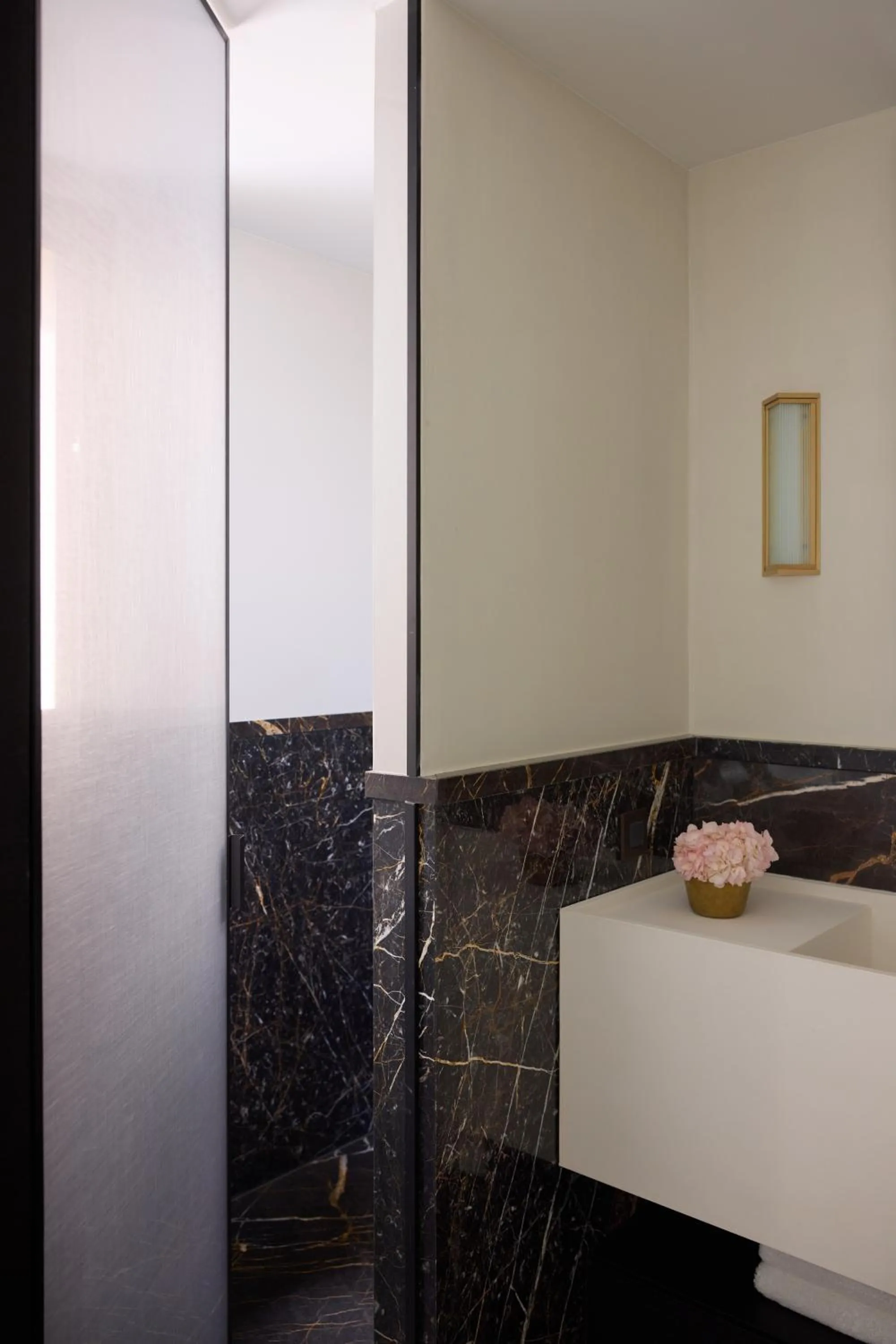 Shower in Kuka Luxury Living Athens