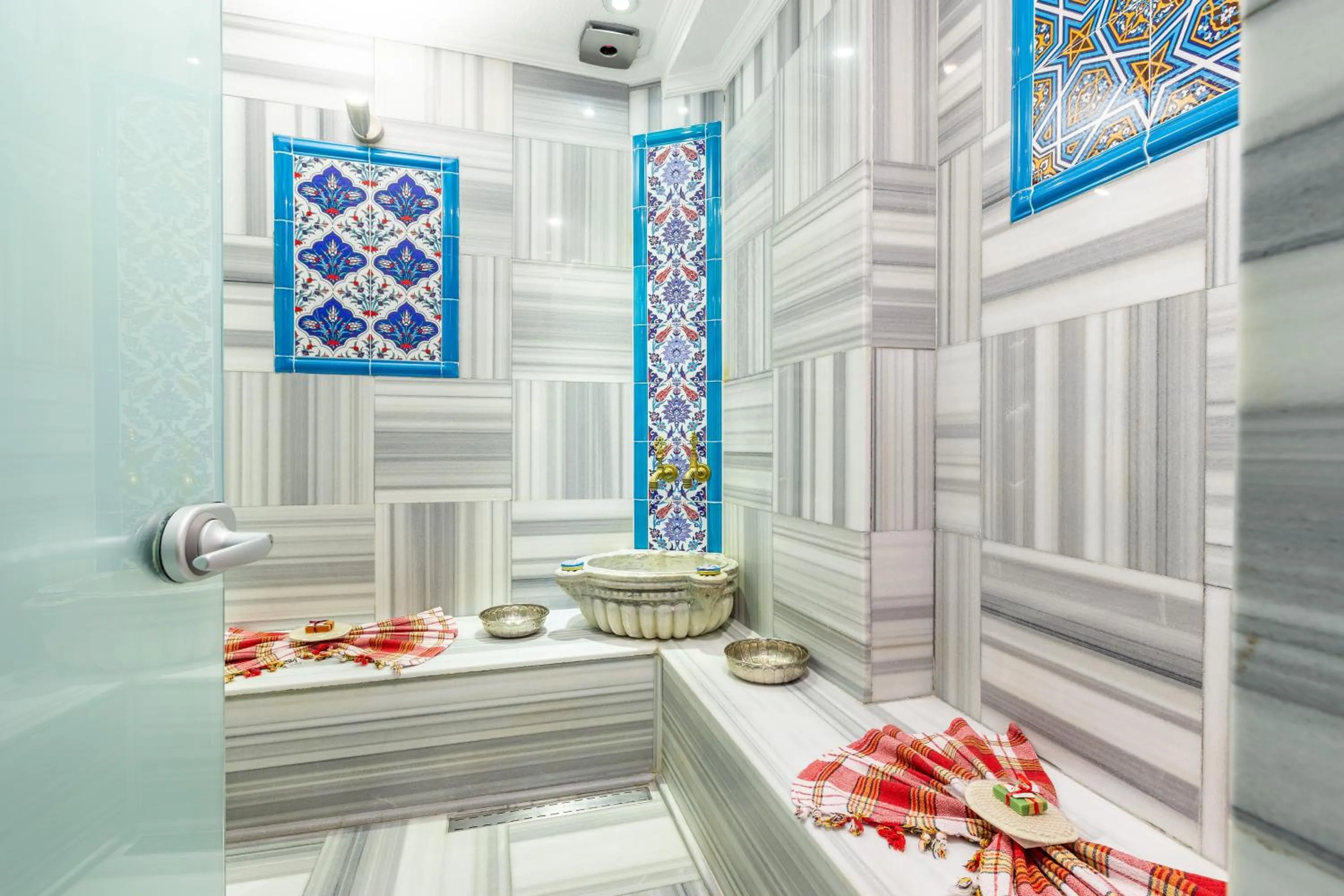 Shower in Best Point Hotel Sultanahmet,Istanbul