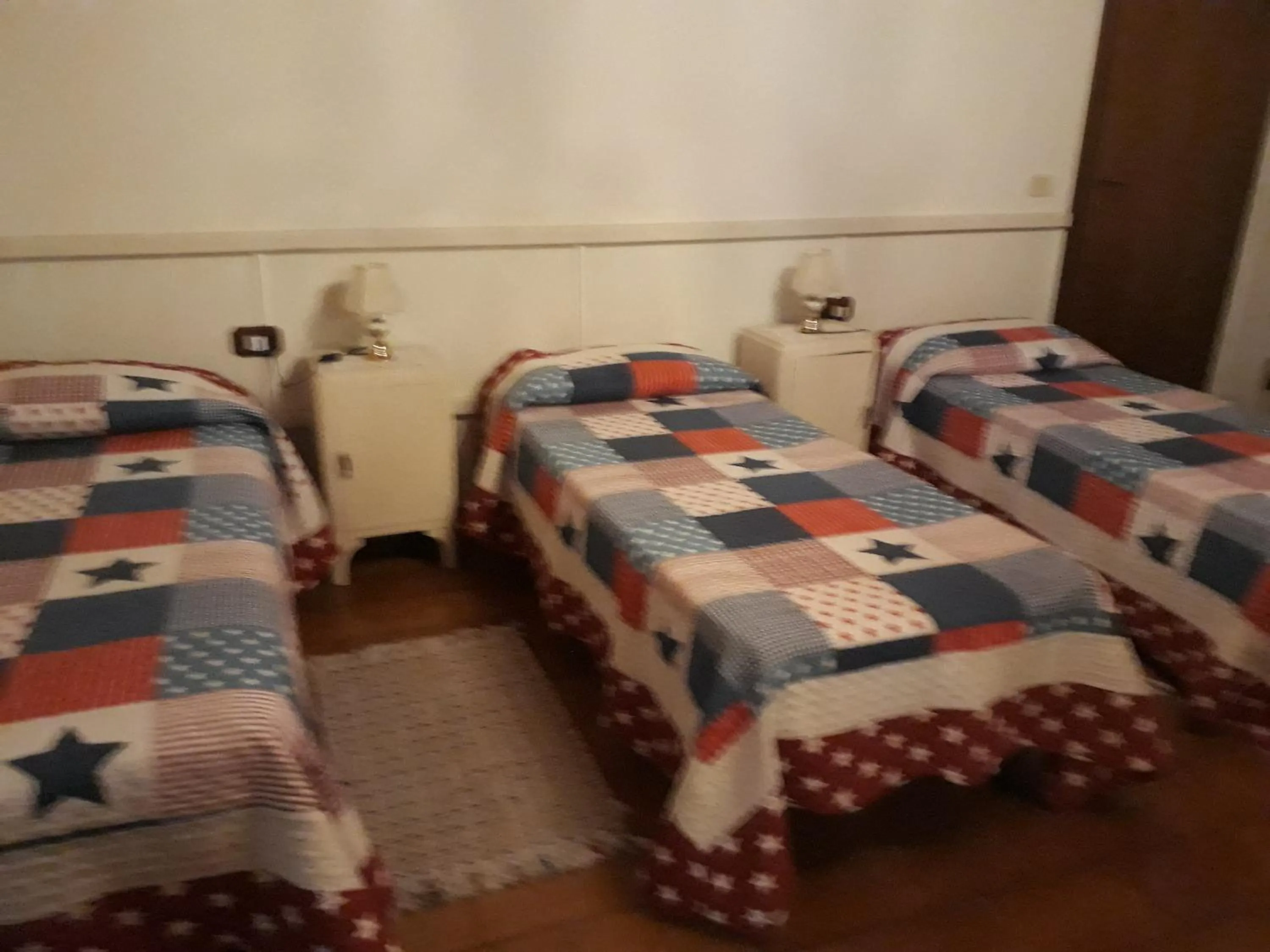 Photo of the whole room, Bed in BeB Reboglio