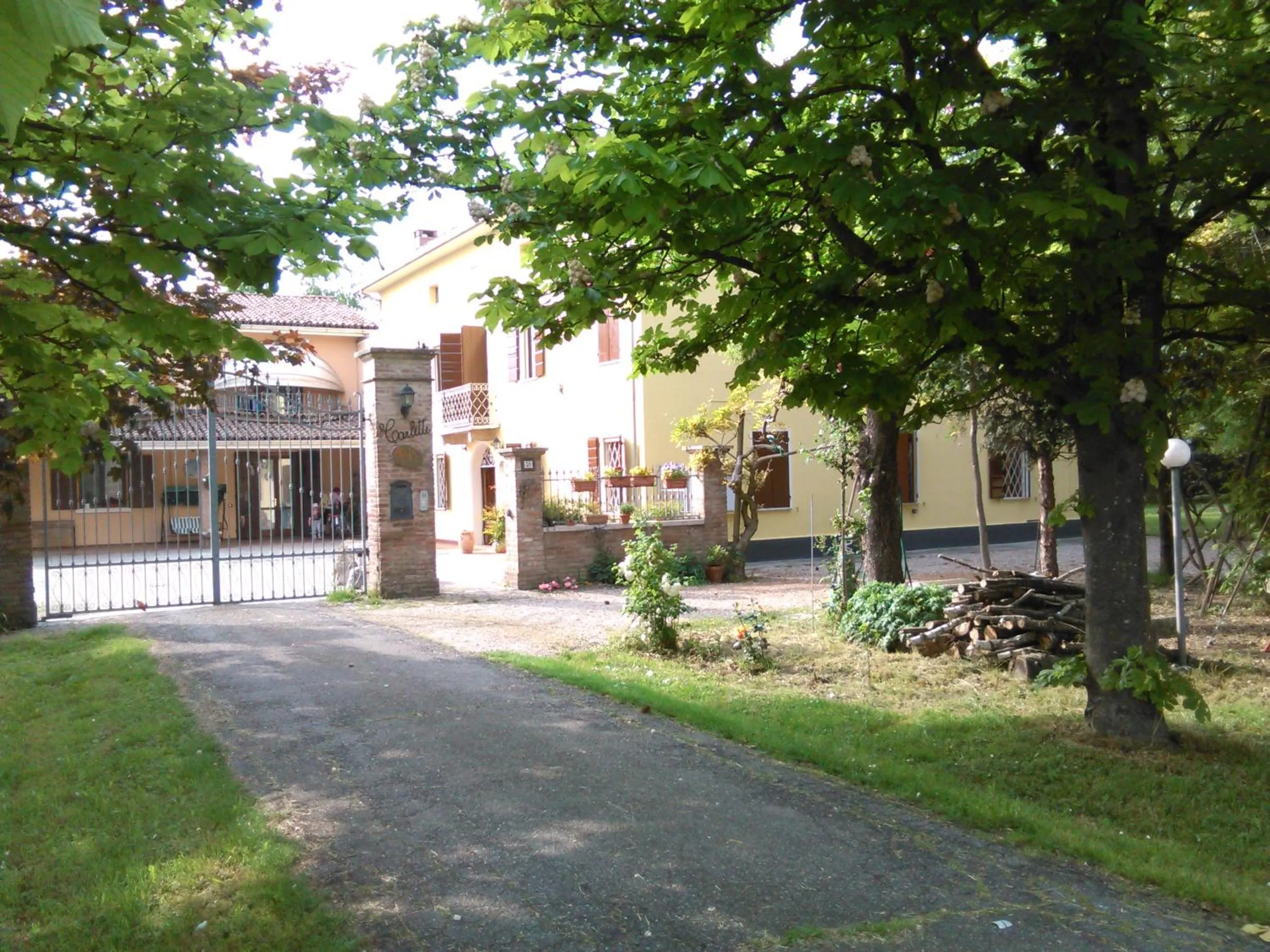 Facade/entrance in BeB Reboglio