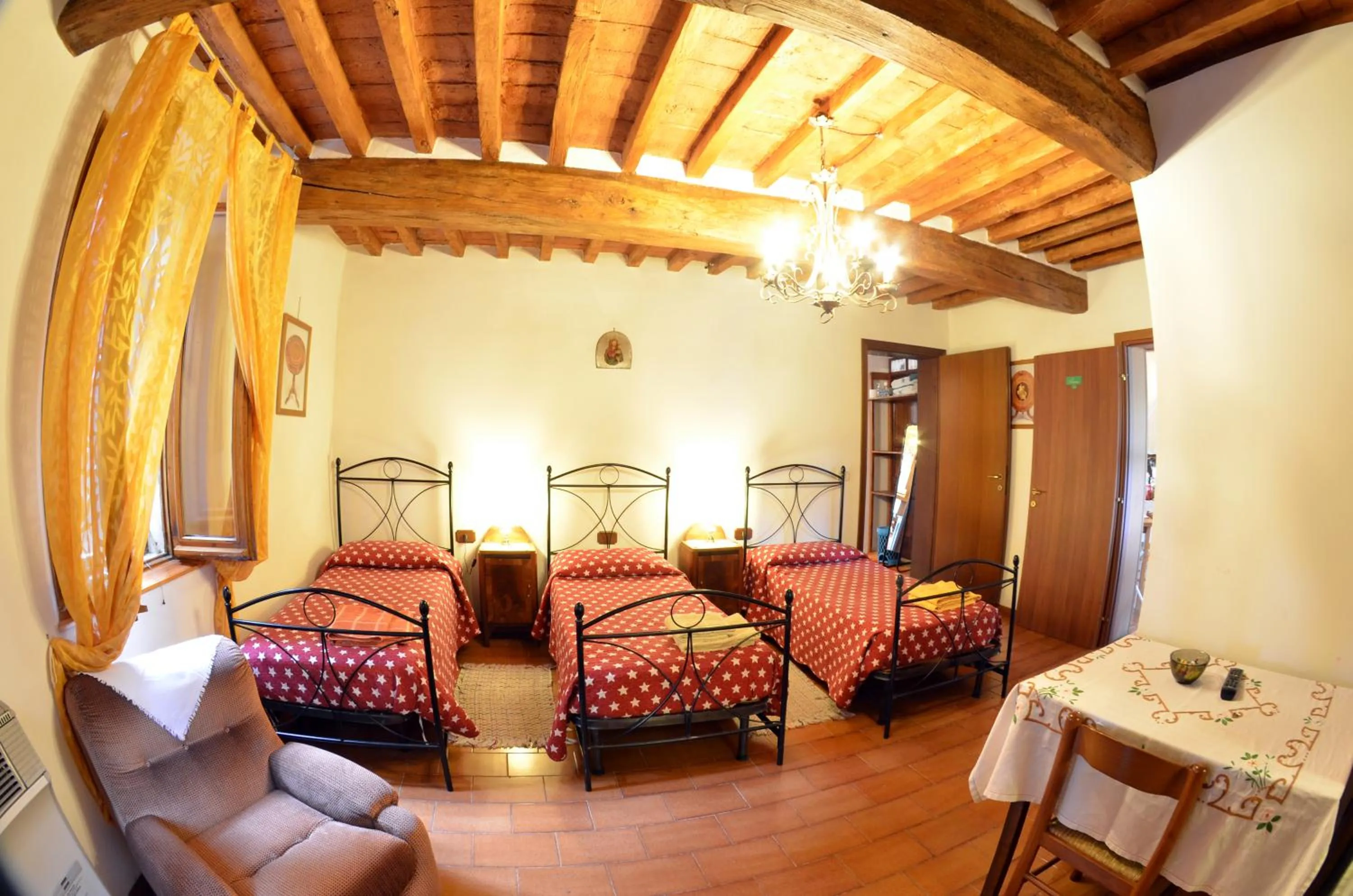 Photo of the whole room, Bed in BeB Reboglio