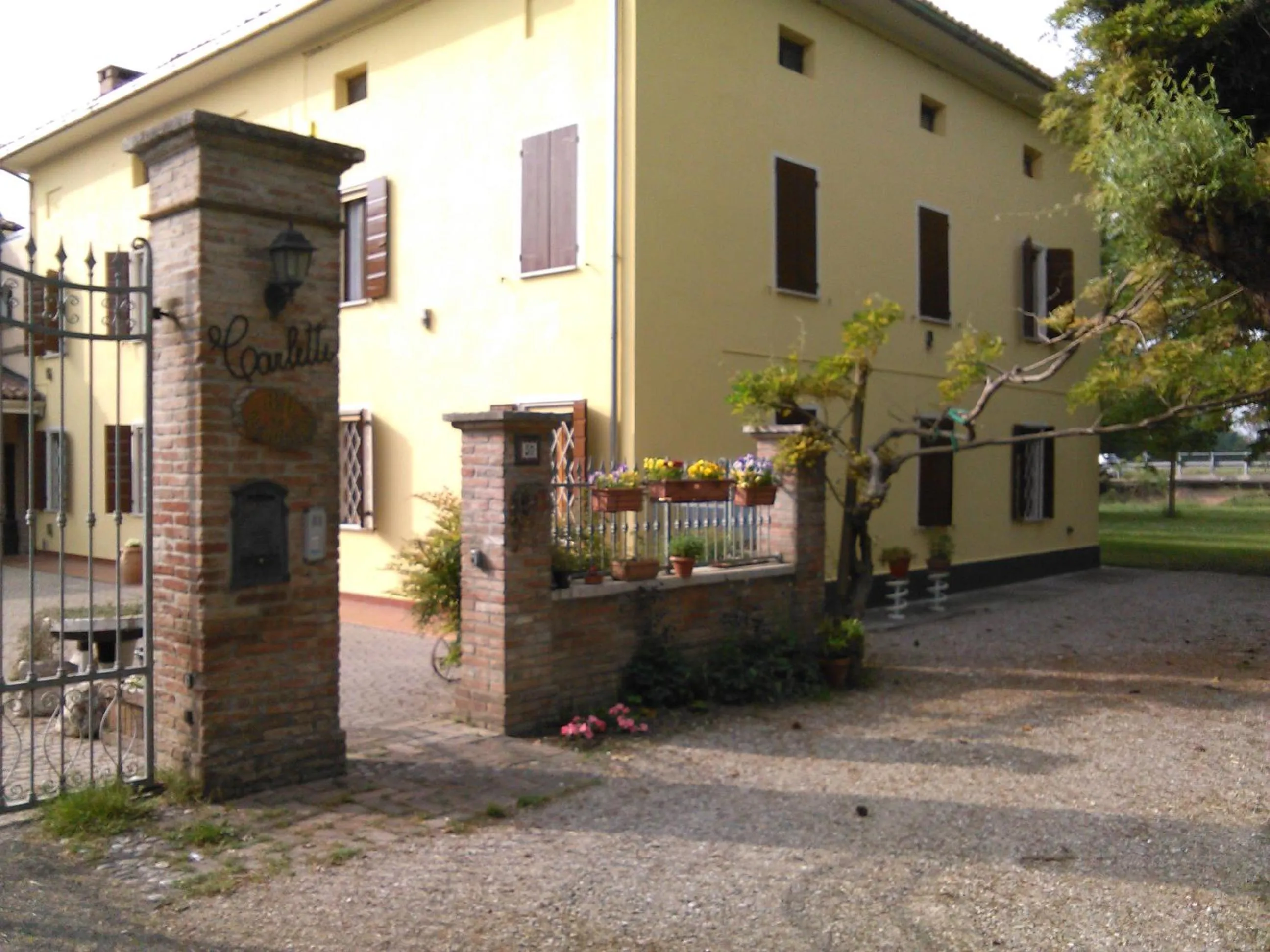 Facade/entrance in BeB Reboglio