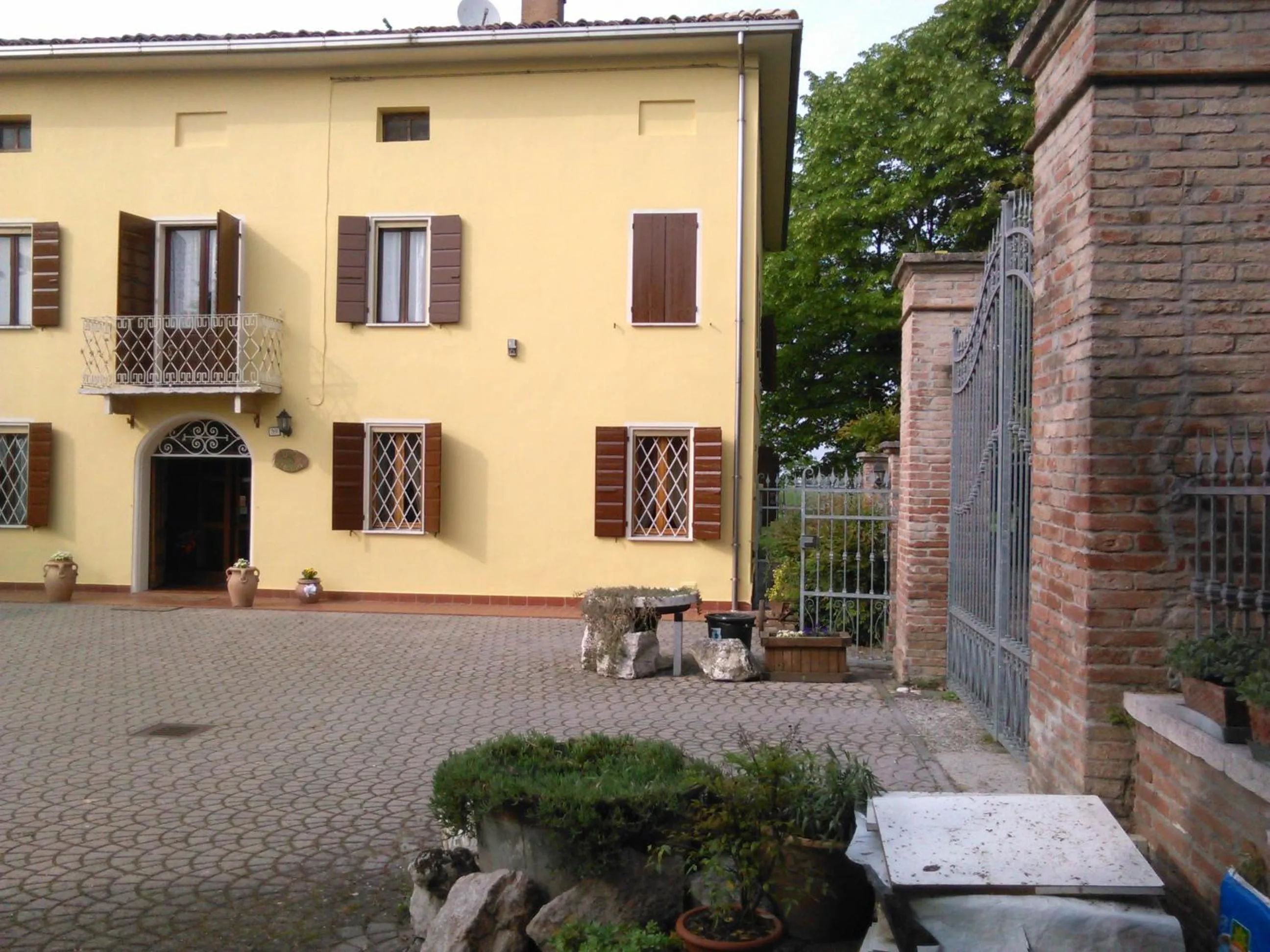 Facade/entrance in BeB Reboglio