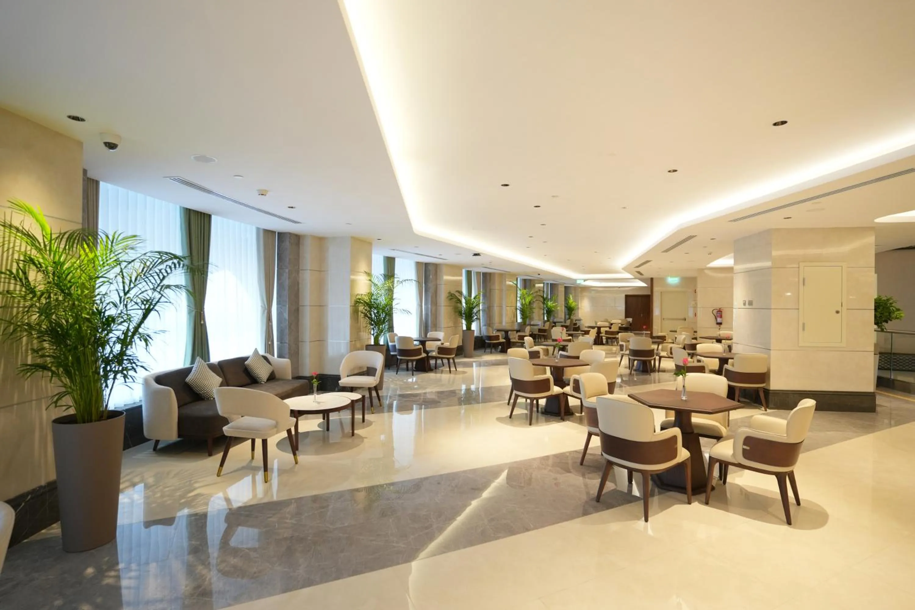 Restaurant/places to eat in Peninsula Worth Hotel