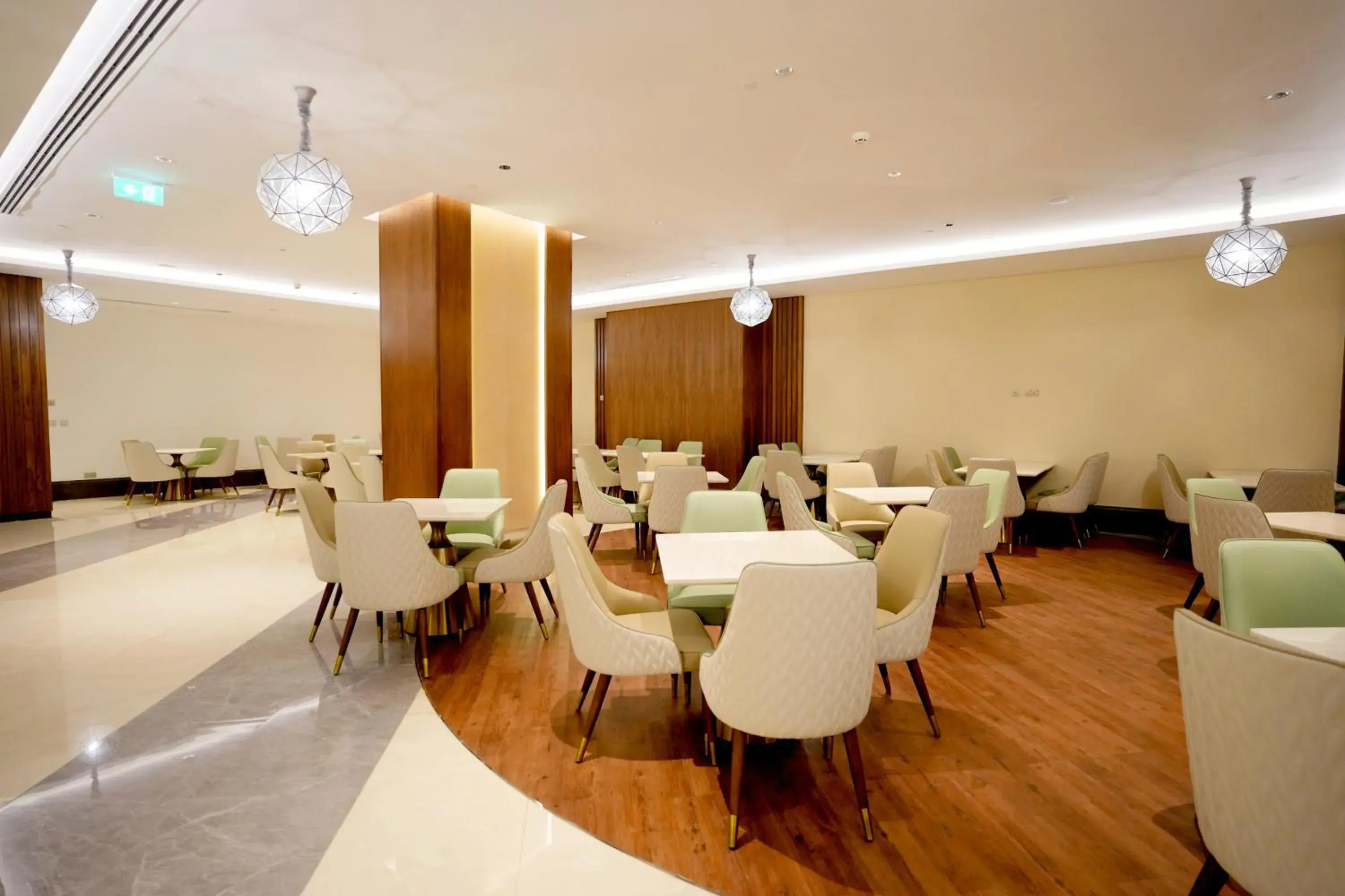 Restaurant/places to eat in Peninsula Worth Hotel Restaurant/places to eat in Peninsula Worth Hotel