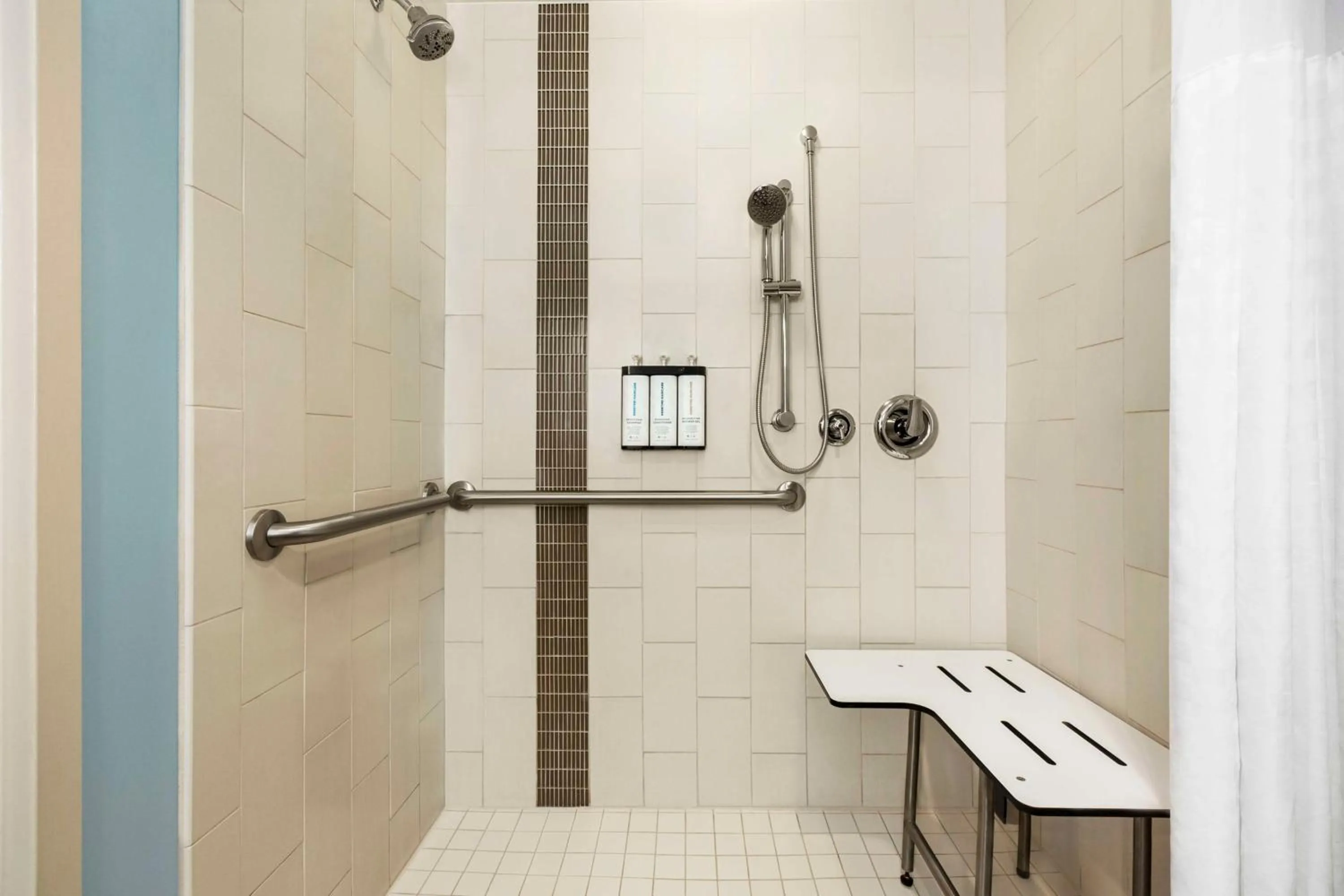 Bathroom in Hyatt Place Columbia/Downtown/The Vista